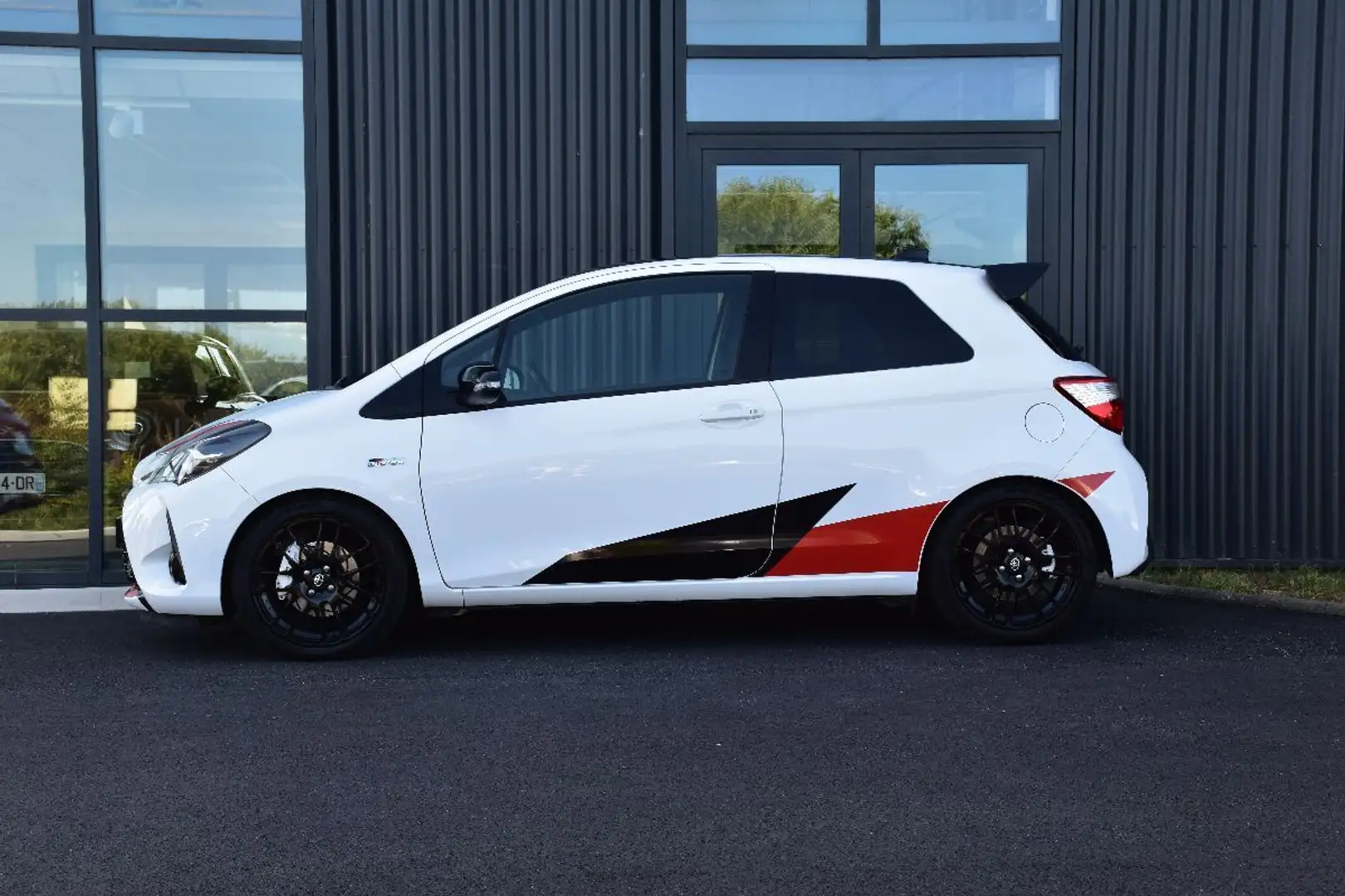 Toyota Yaris III 1.8 GRMN Blanc - 2