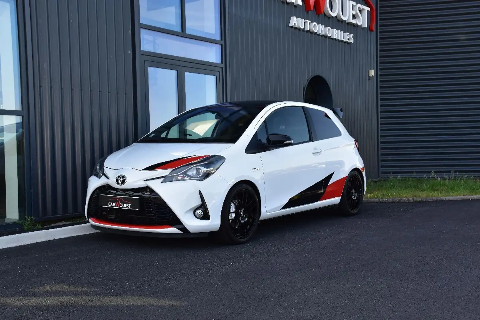 Toyota Yaris III 1.8 GRMN Blanc - 1