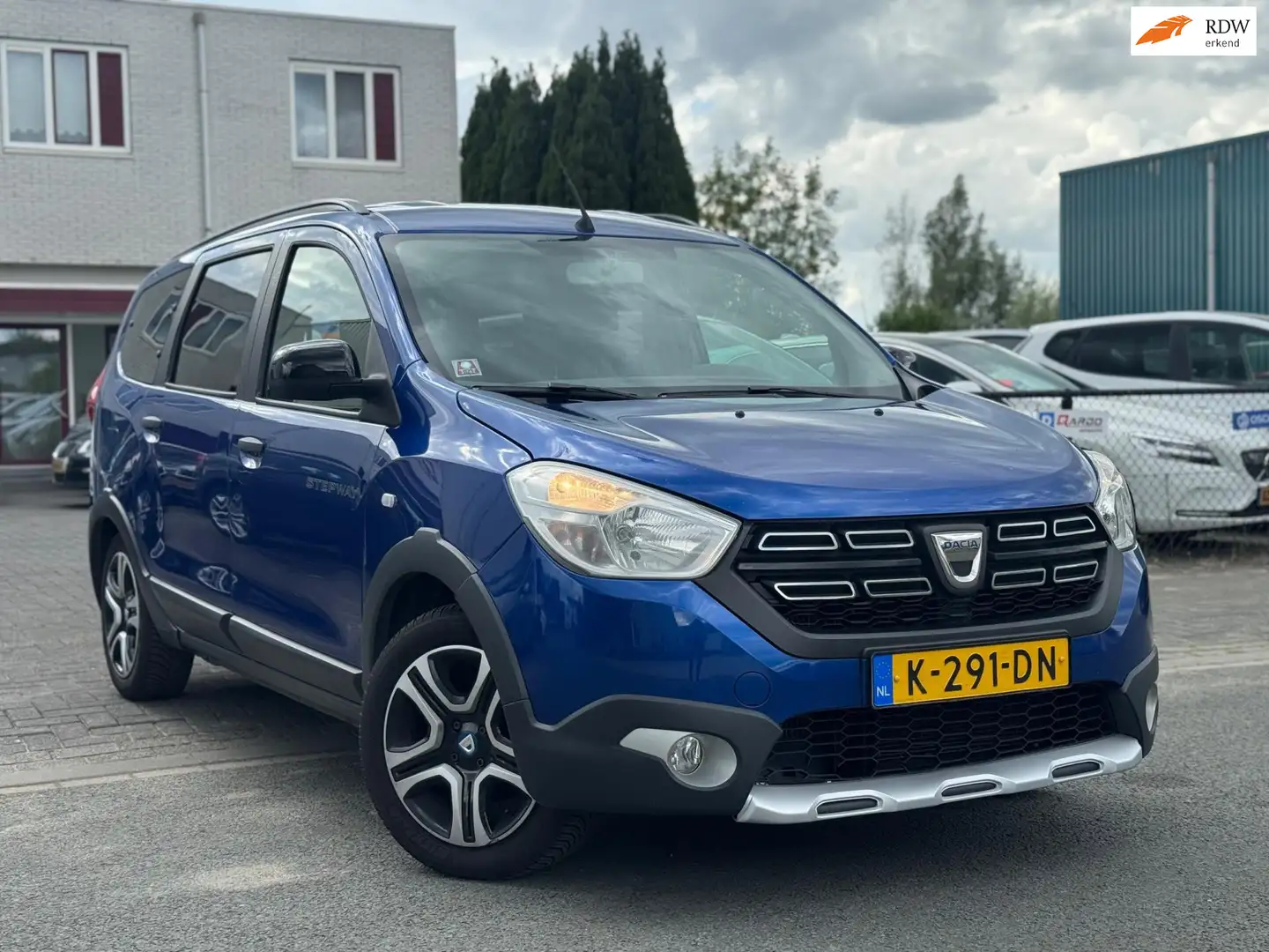 Dacia Lodgy 1.3 TCe Comfort 7p. Blauw - 1