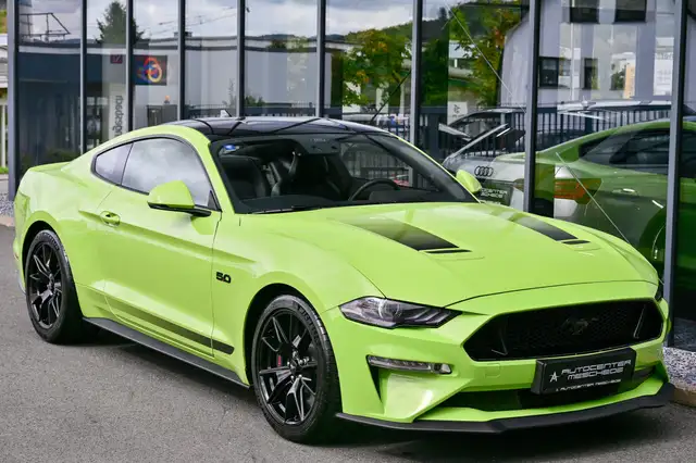 Ford Mustang view 3