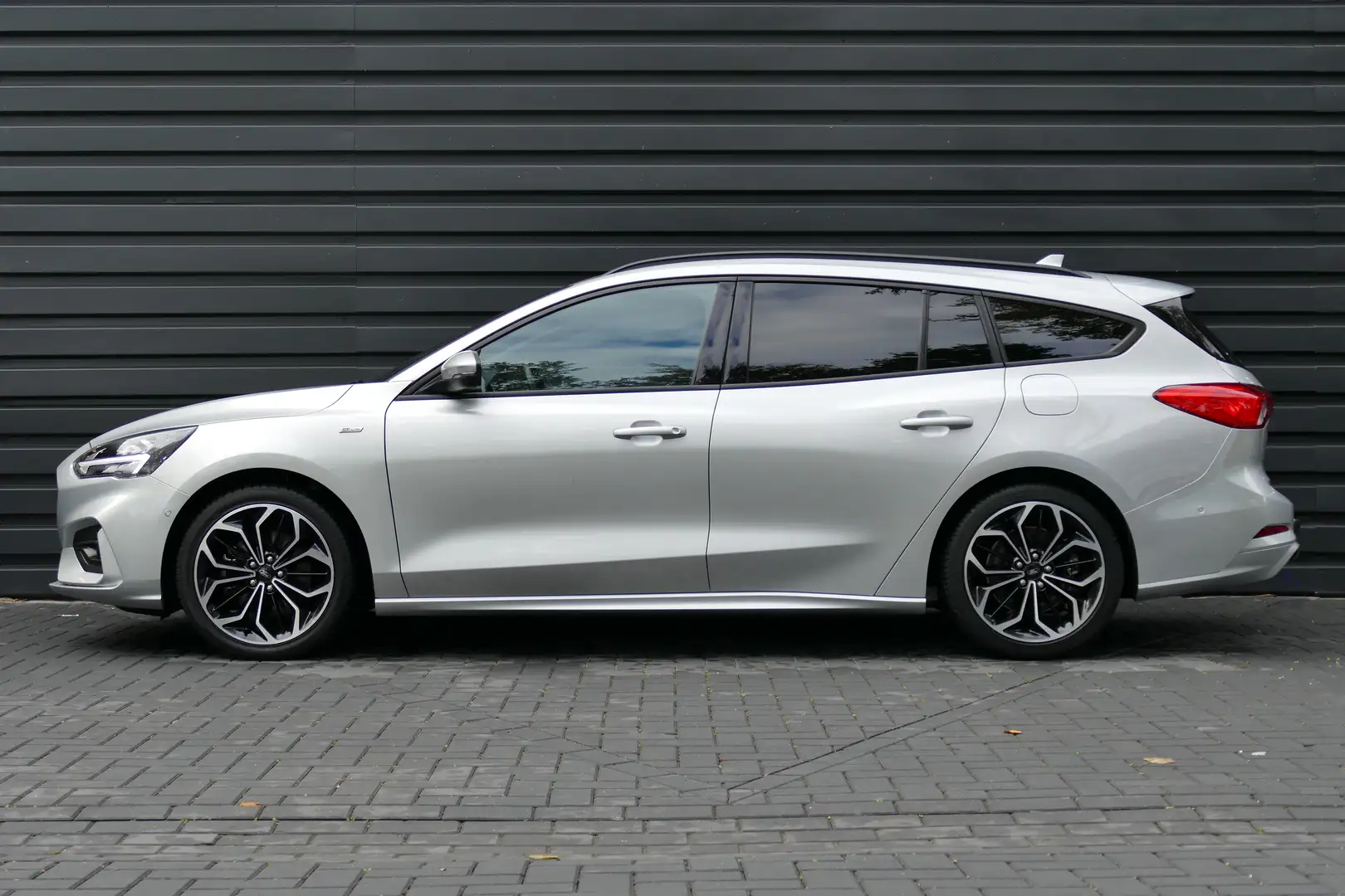 Ford Focus Wagon 1.5 ECOBOOST 150PK ST-LINE / NAVI / LED / CL Gris - 2