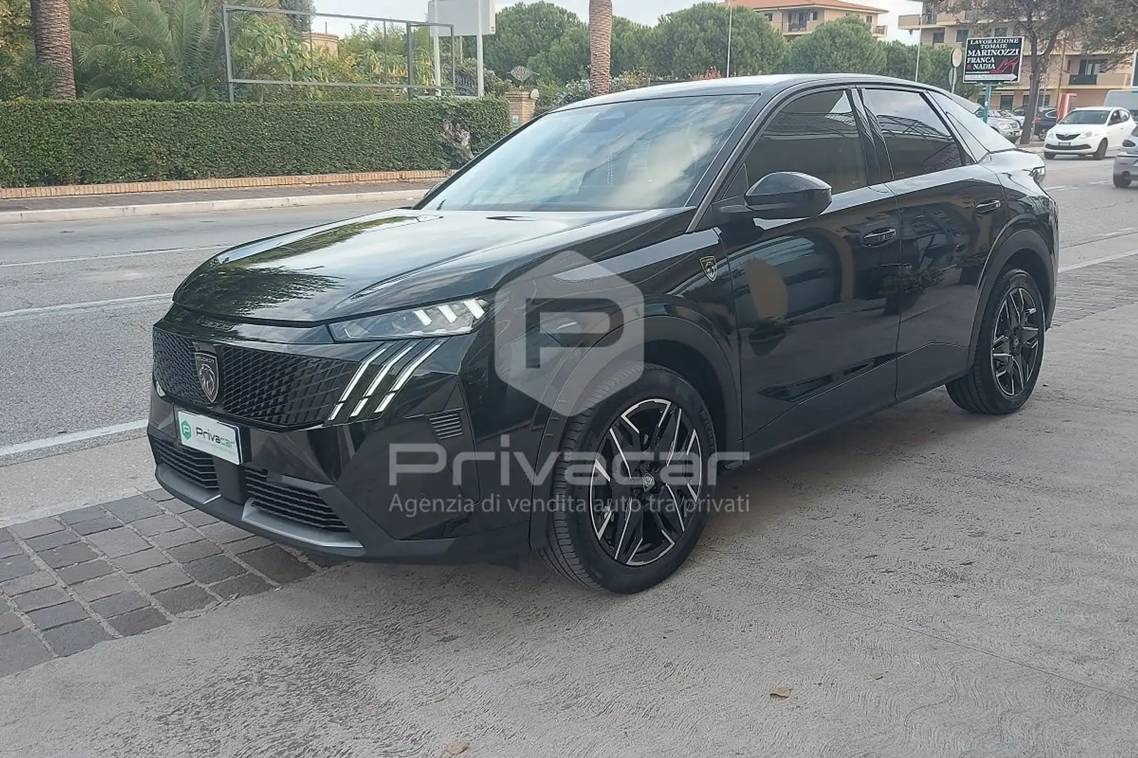 Peugeot 3008 3008 Hybrid 136 e-DCS6 GT Noir - 1