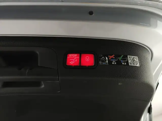 Mercedes-Benz GLE view 11