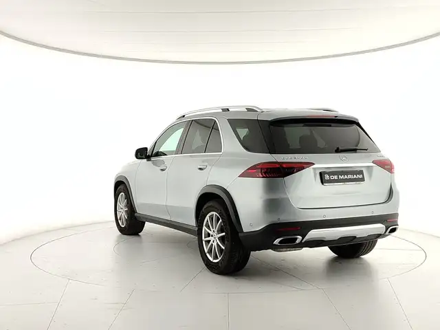 Mercedes-Benz GLE view 3