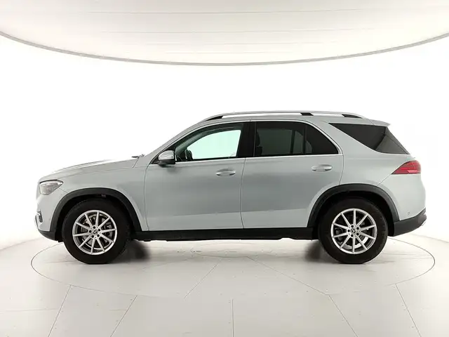 Mercedes-Benz GLE view 2