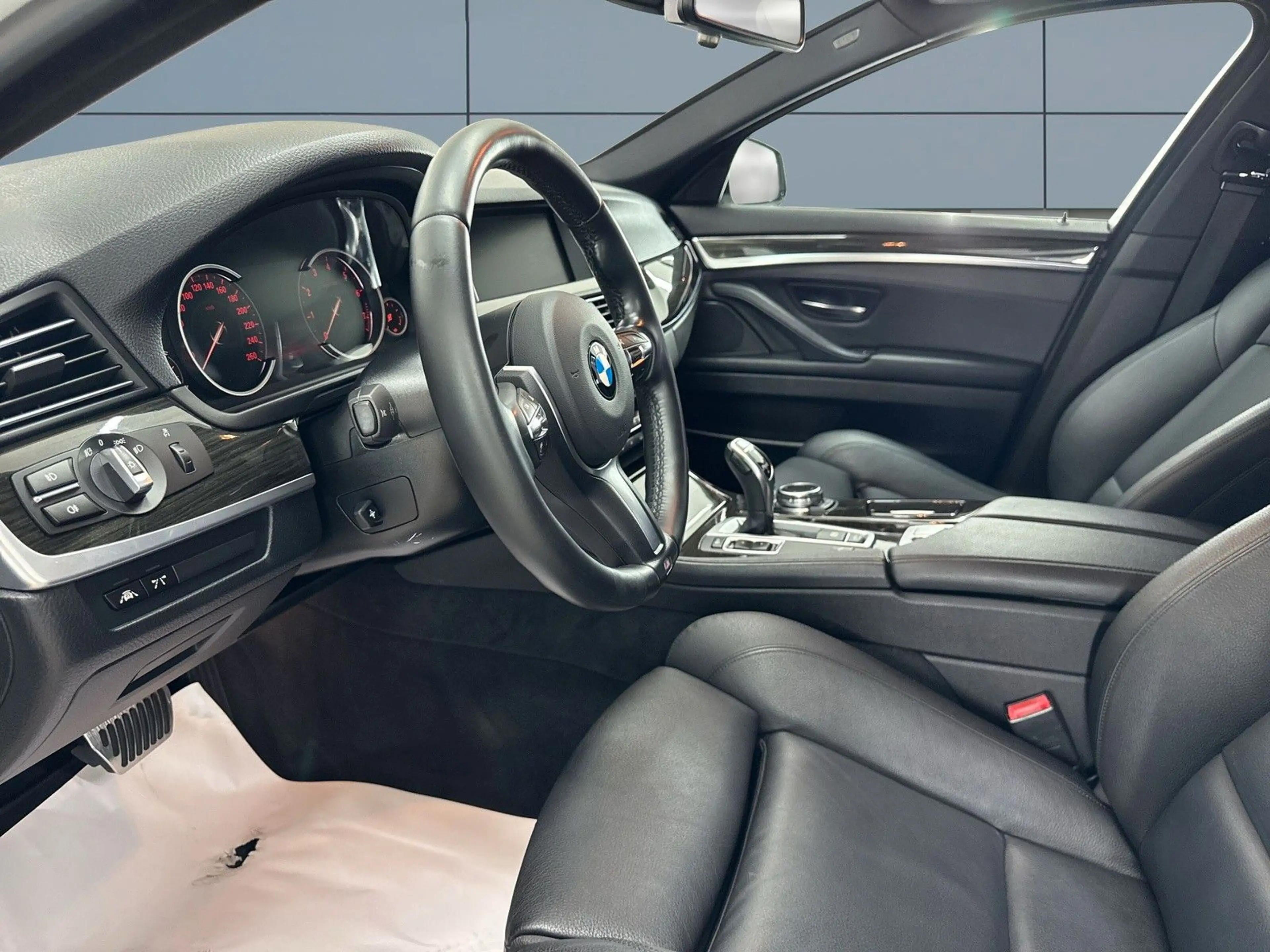 BMW 528 i Lim. M-Paket *ACC*NAV*MEM*LED*SHADOW* — photo 8