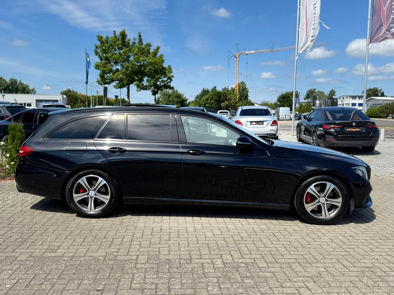 Mercedes-Benz E 220 d T 9G-TRONIC"AVANTGARDE"PANO*VIRTUAL*AMBIE — photo 9