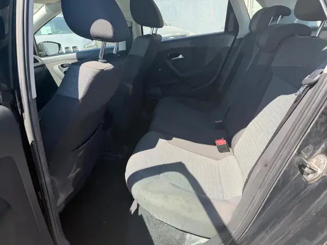 Volkswagen Polo view 8