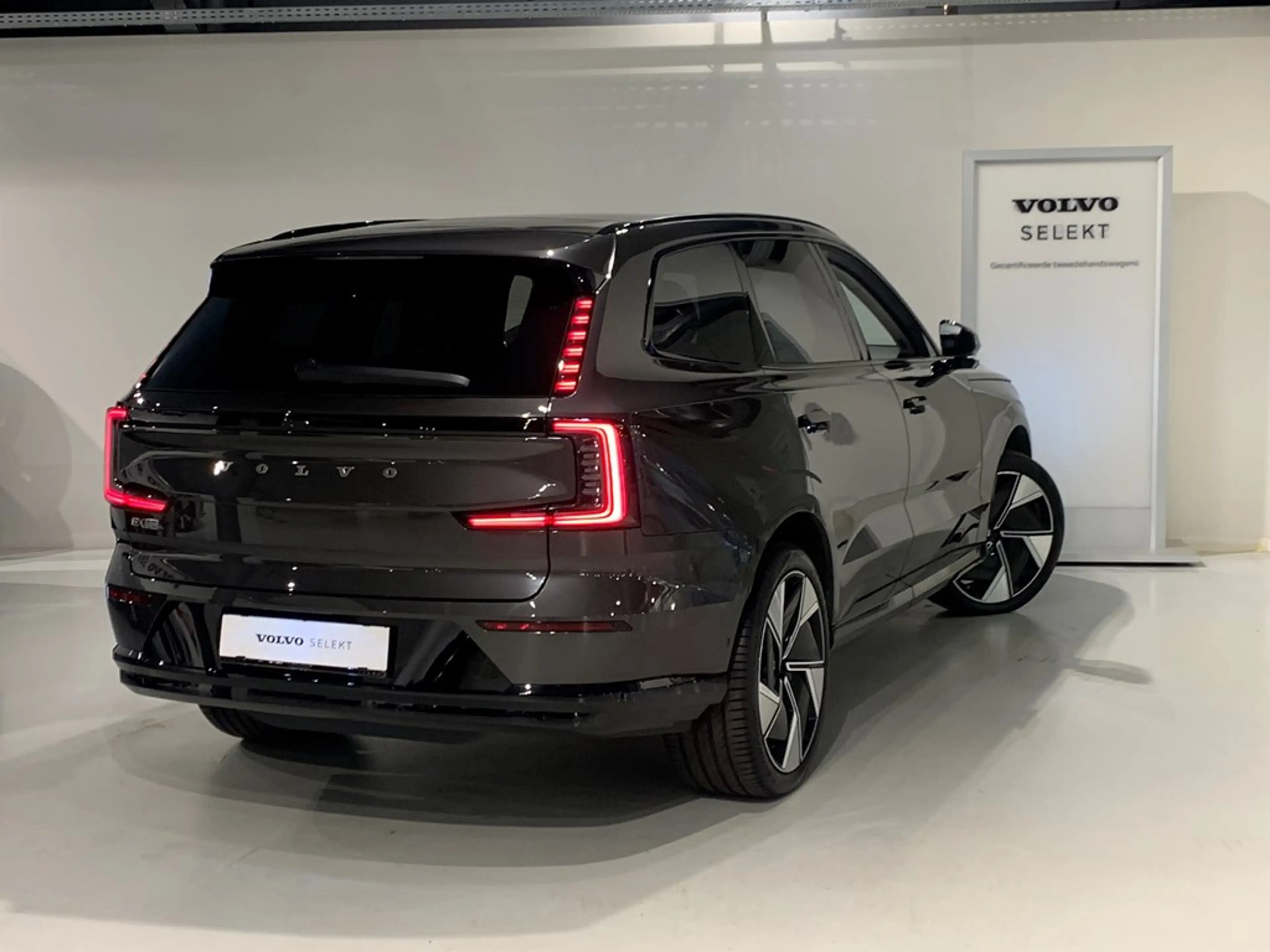 Volvo EX90 Recharge Twin Ultra — photo 2