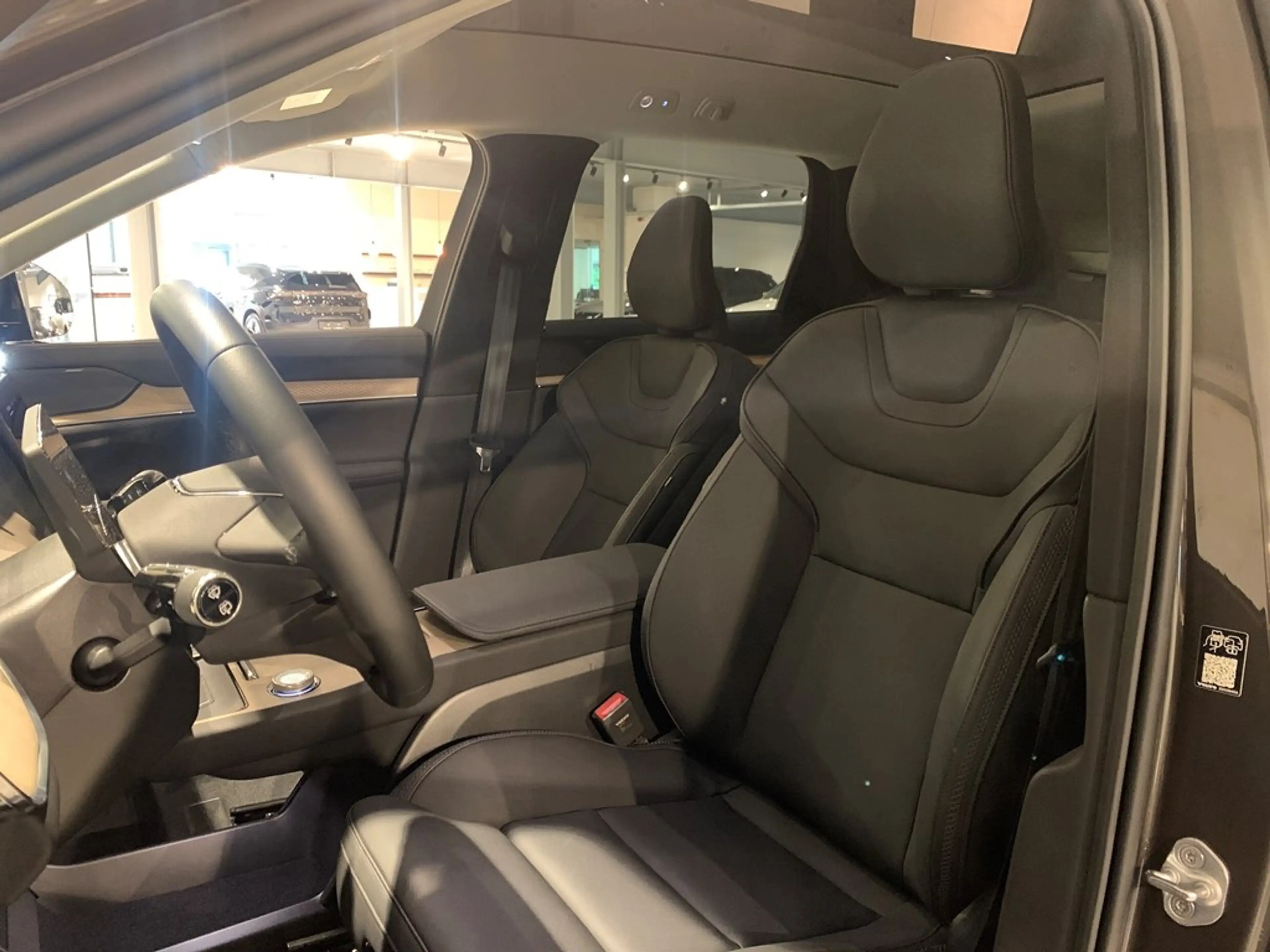 Volvo EX90 Recharge Twin Ultra — photo 5