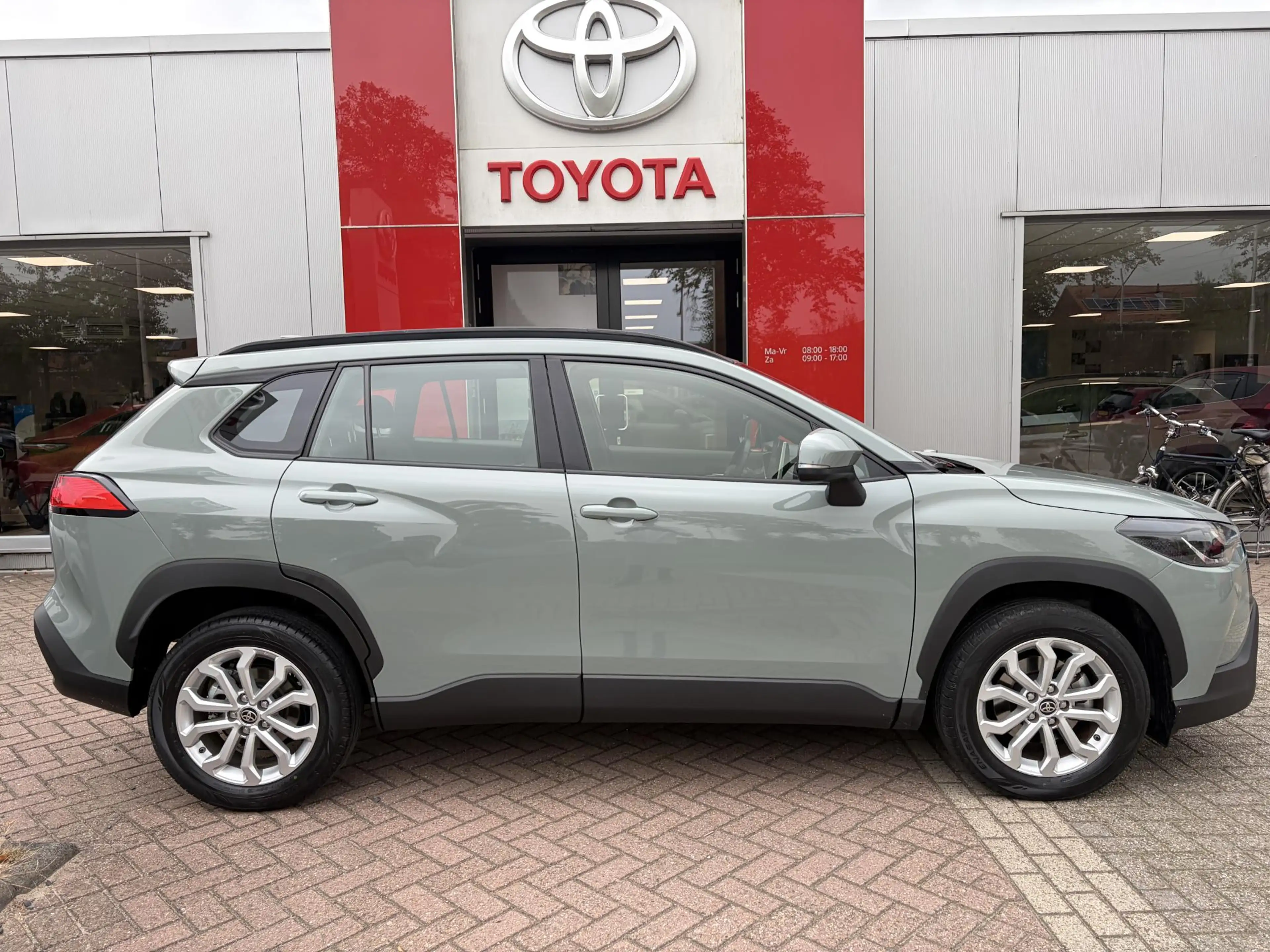 Toyota Corolla Cross Hybrid 140 Active — photo 2