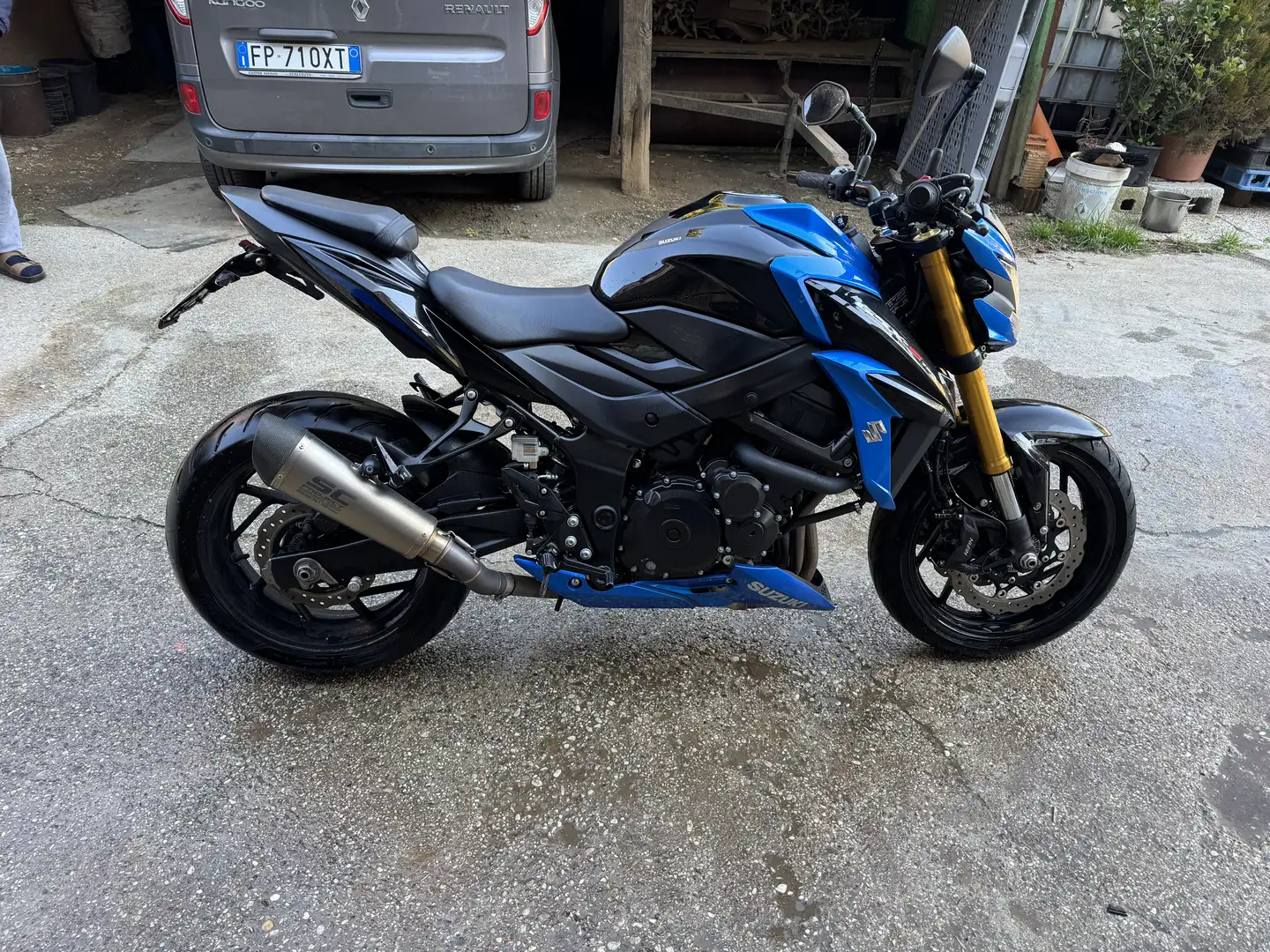 Suzuki GSX 750 - 1