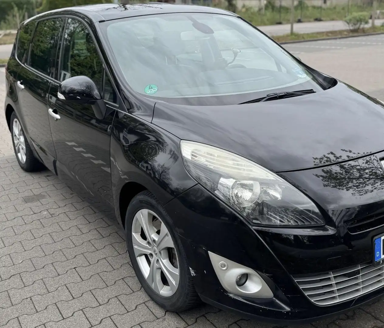 Renault Scenic dCi 150 FAP Aut. Dynamique Schwarz - 2