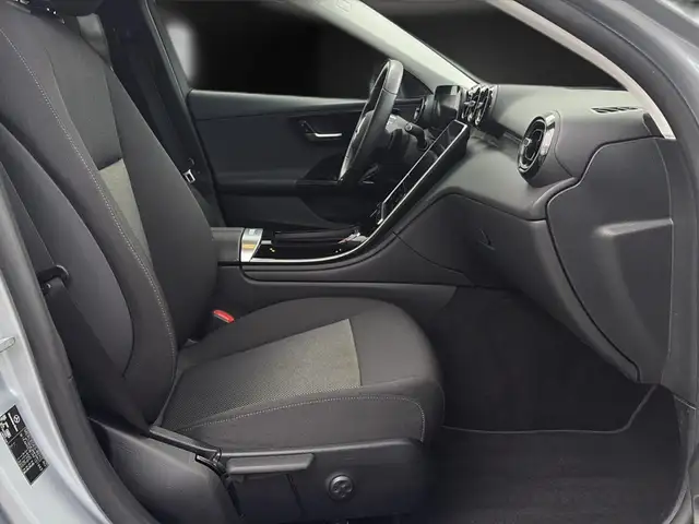 Mercedes-Benz C view 13