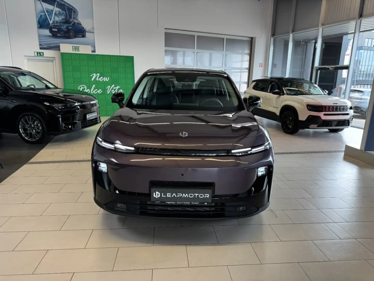 Leapmotor B10 Hybrid EV Design Violett - 2