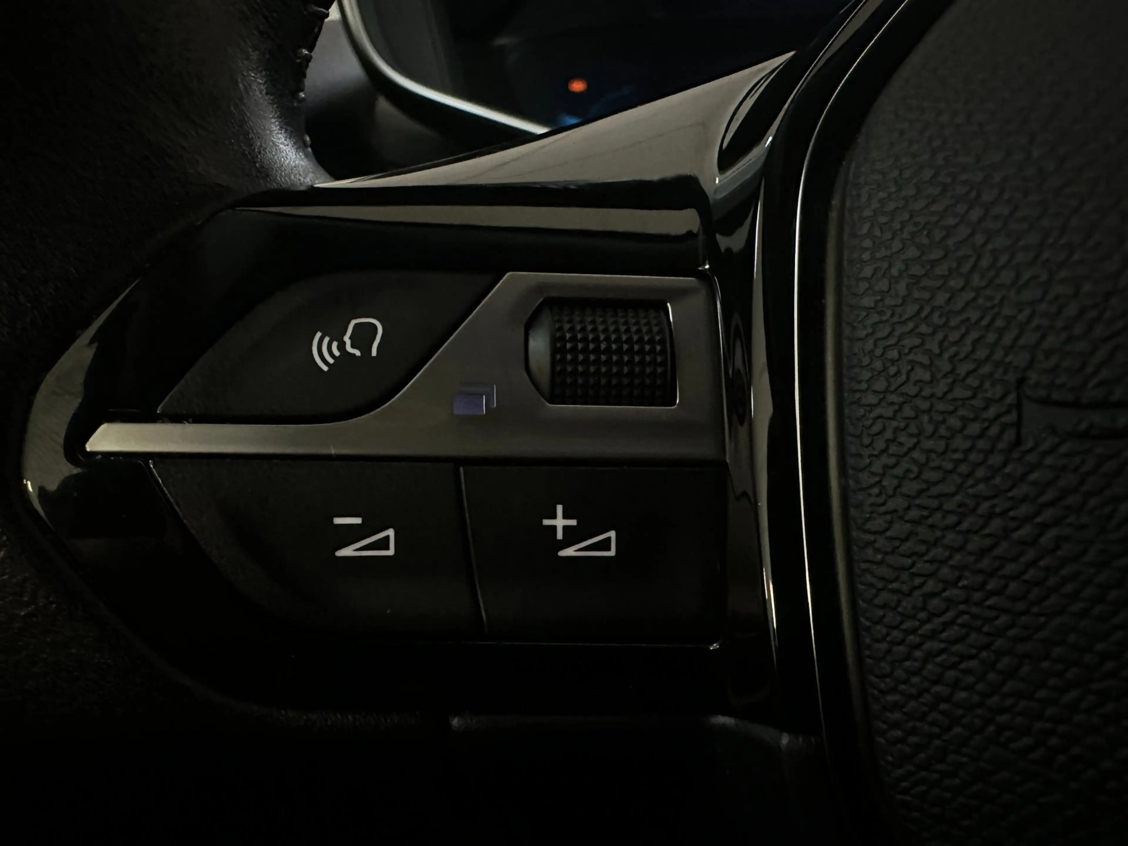 Peugeot e-2008 EV Blue Lease Allure 50 kWh/1STE EG/NAVI/CAMERA/NL — photo 21