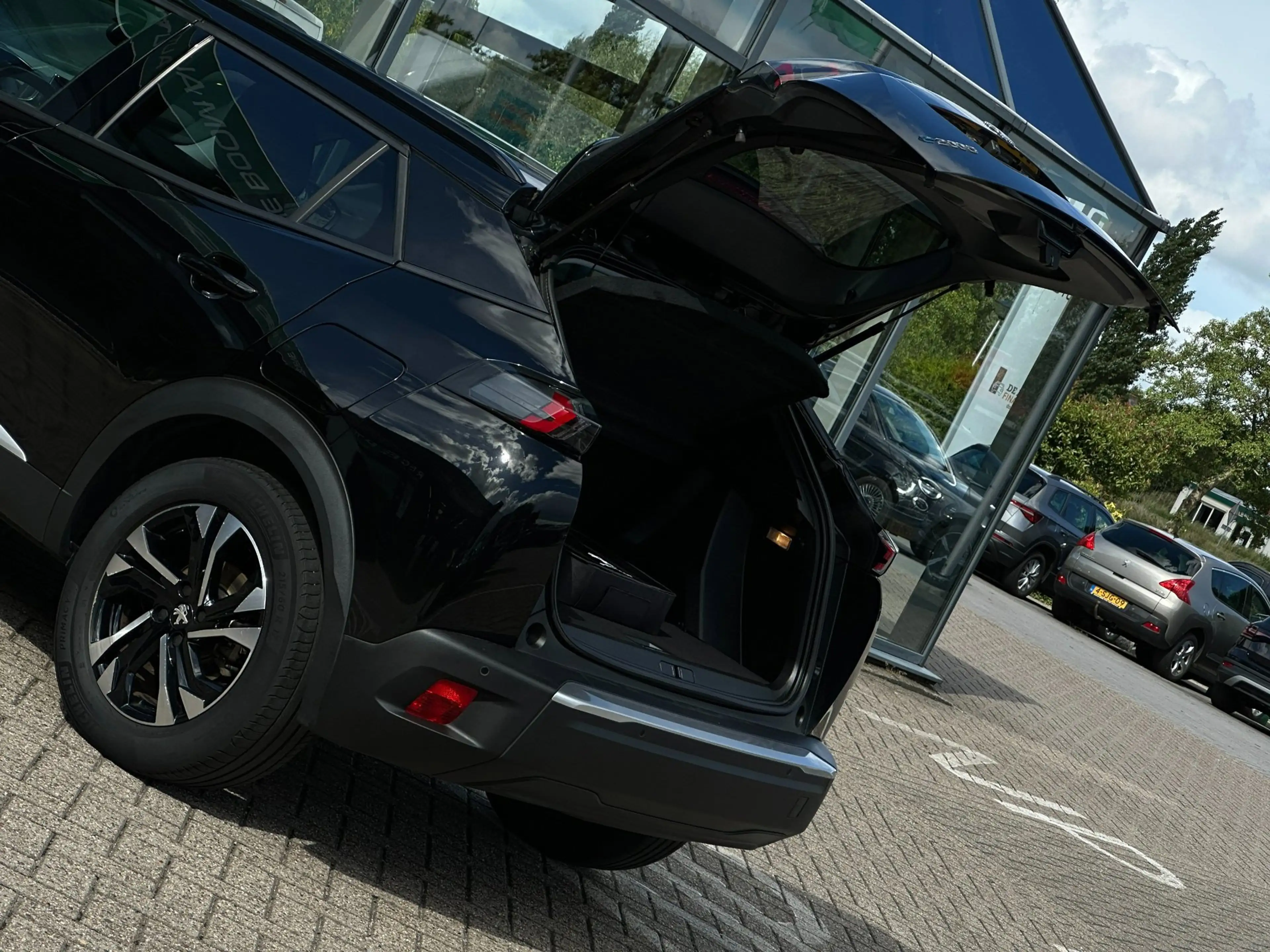 Peugeot e-2008 EV Blue Lease Allure 50 kWh/1STE EG/NAVI/CAMERA/NL — photo 10