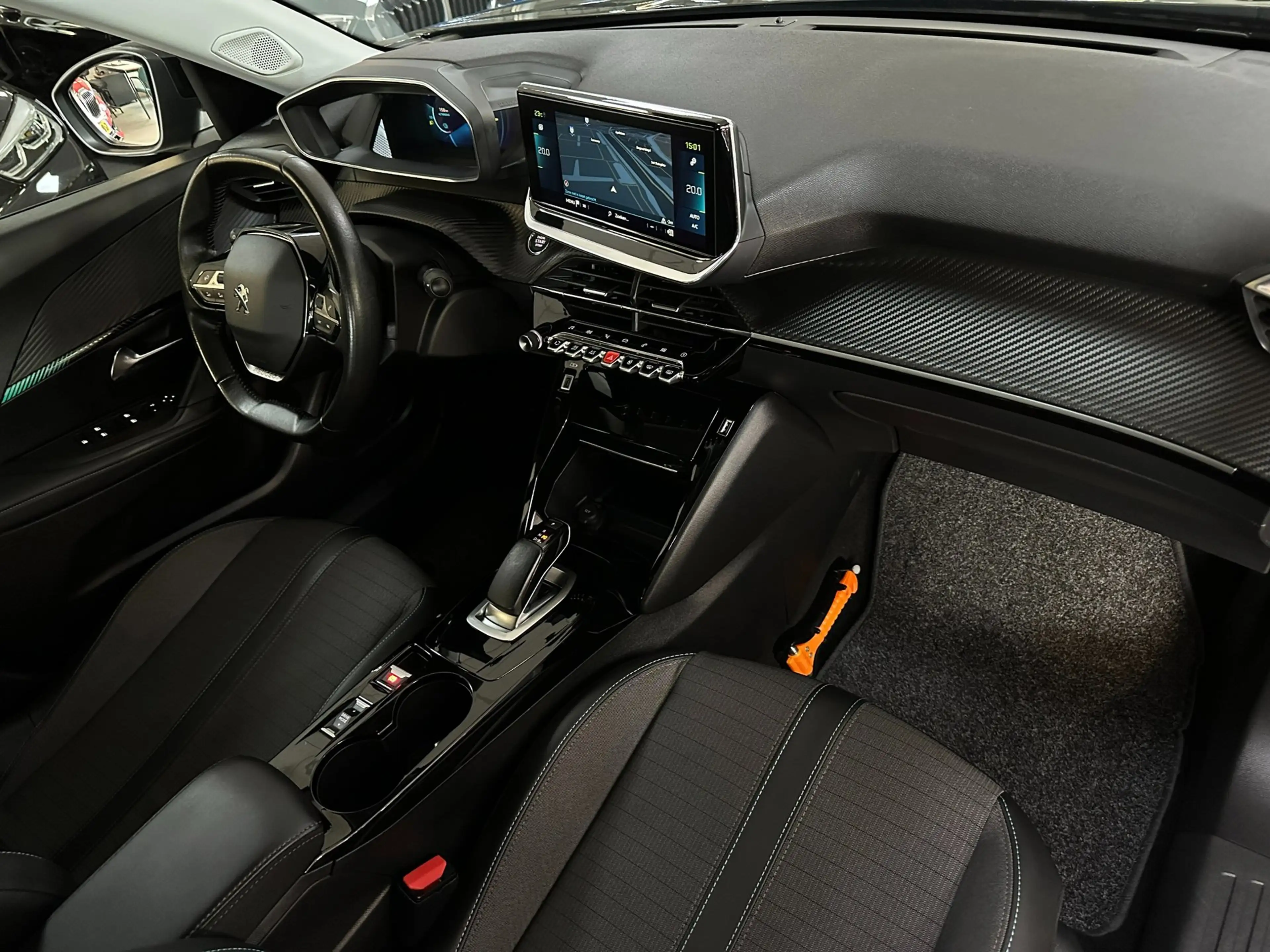 Peugeot e-2008 EV Blue Lease Allure 50 kWh/1STE EG/NAVI/CAMERA/NL — photo 12