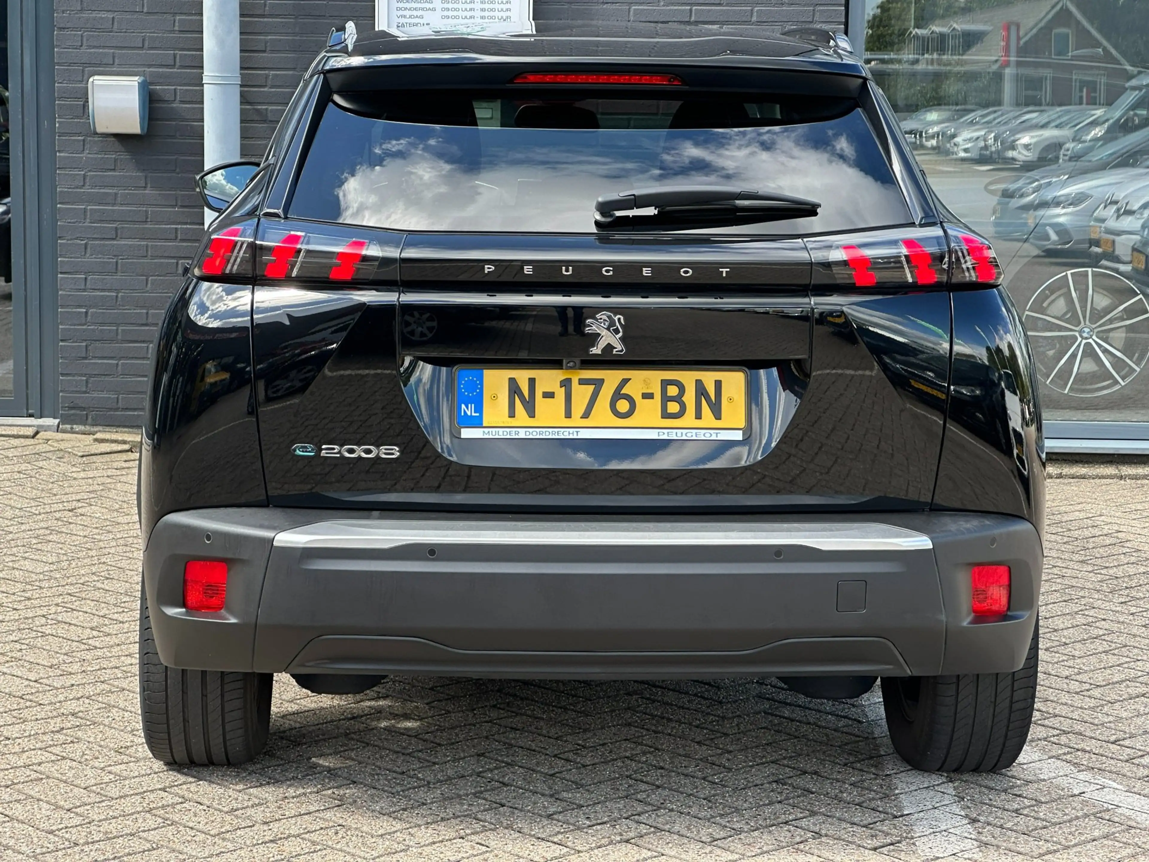Peugeot e-2008 EV Blue Lease Allure 50 kWh/1STE EG/NAVI/CAMERA/NL — photo 8