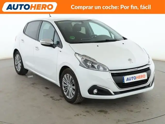 Peugeot 208 view 8
