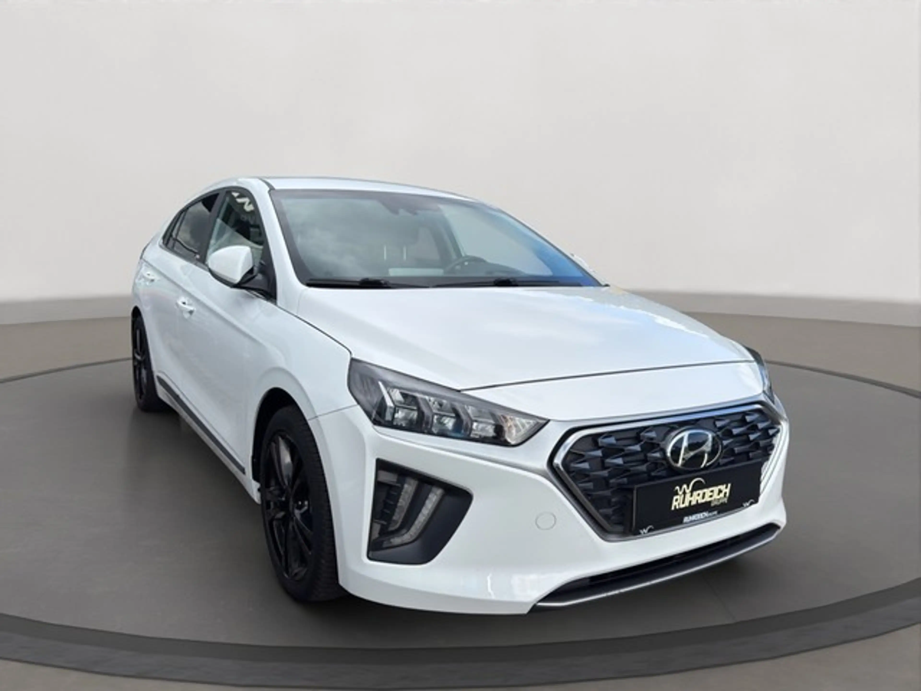 Hyundai IONIQ (2016->) — photo 7