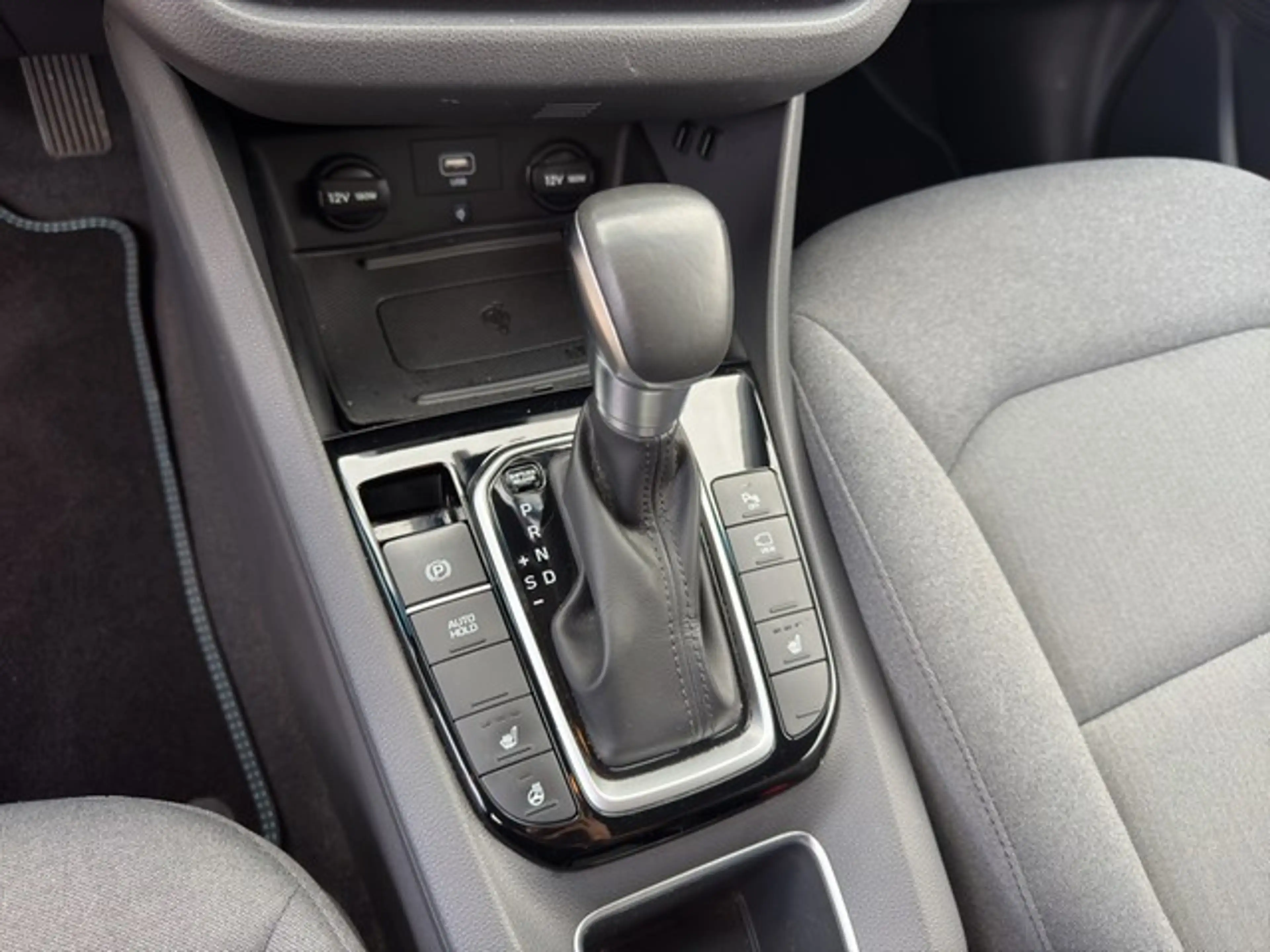 Hyundai IONIQ (2016->) — photo 13