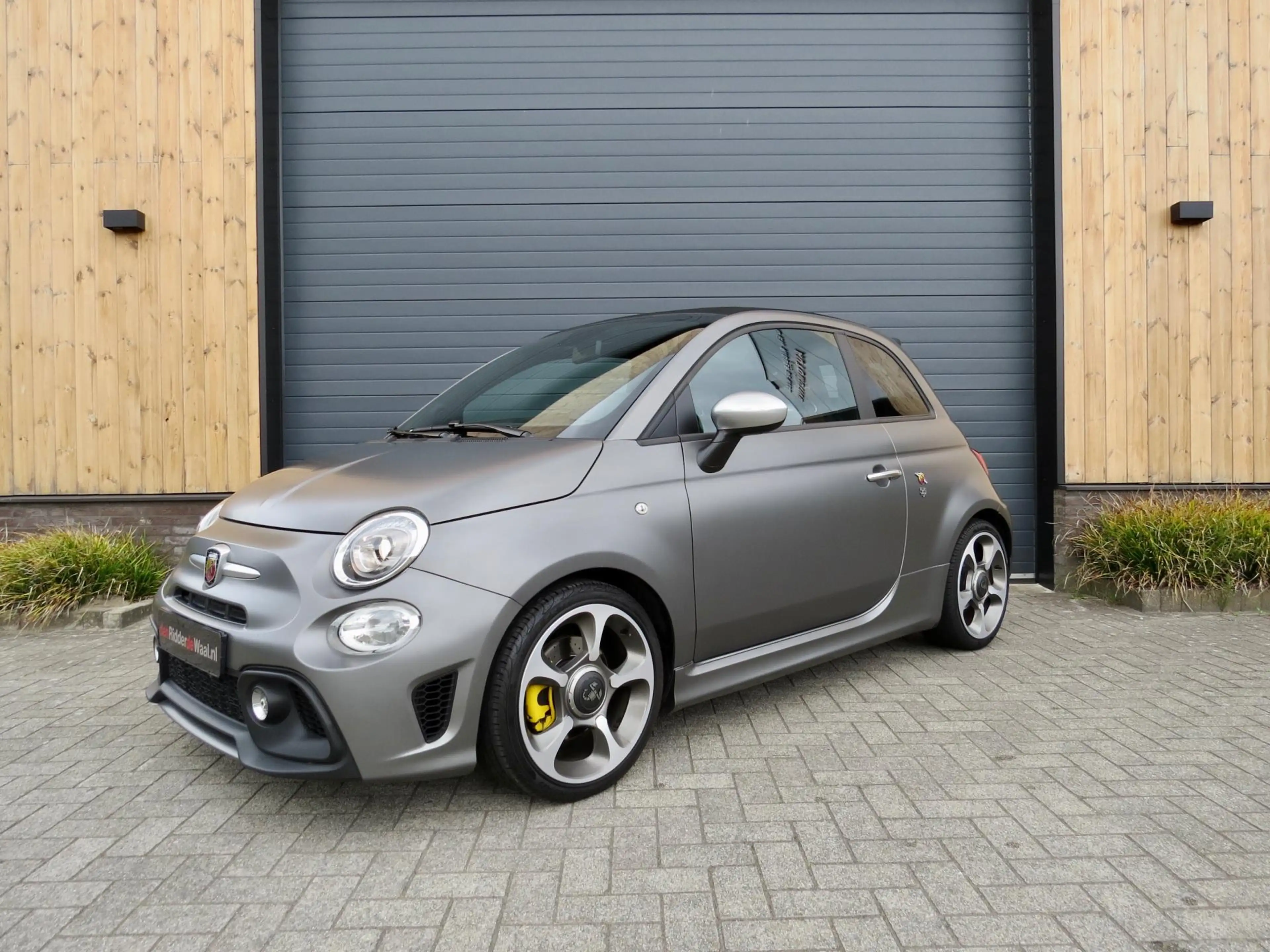 Fiat 500C Abarth 595 Turismo mat grijs *Leder*Carplay*Uniek — photo 3