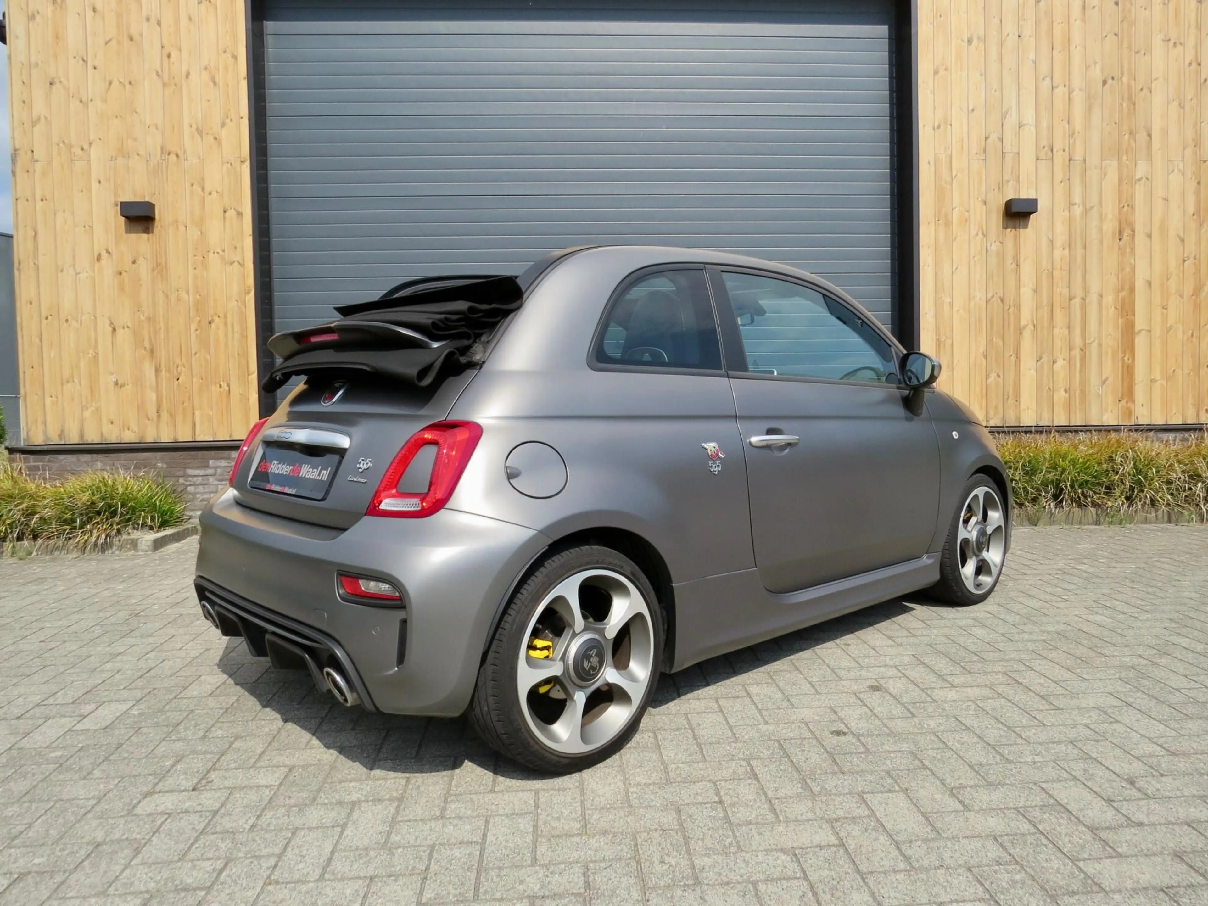 Fiat 500C Abarth 595 Turismo mat grijs *Leder*Carplay*Uniek