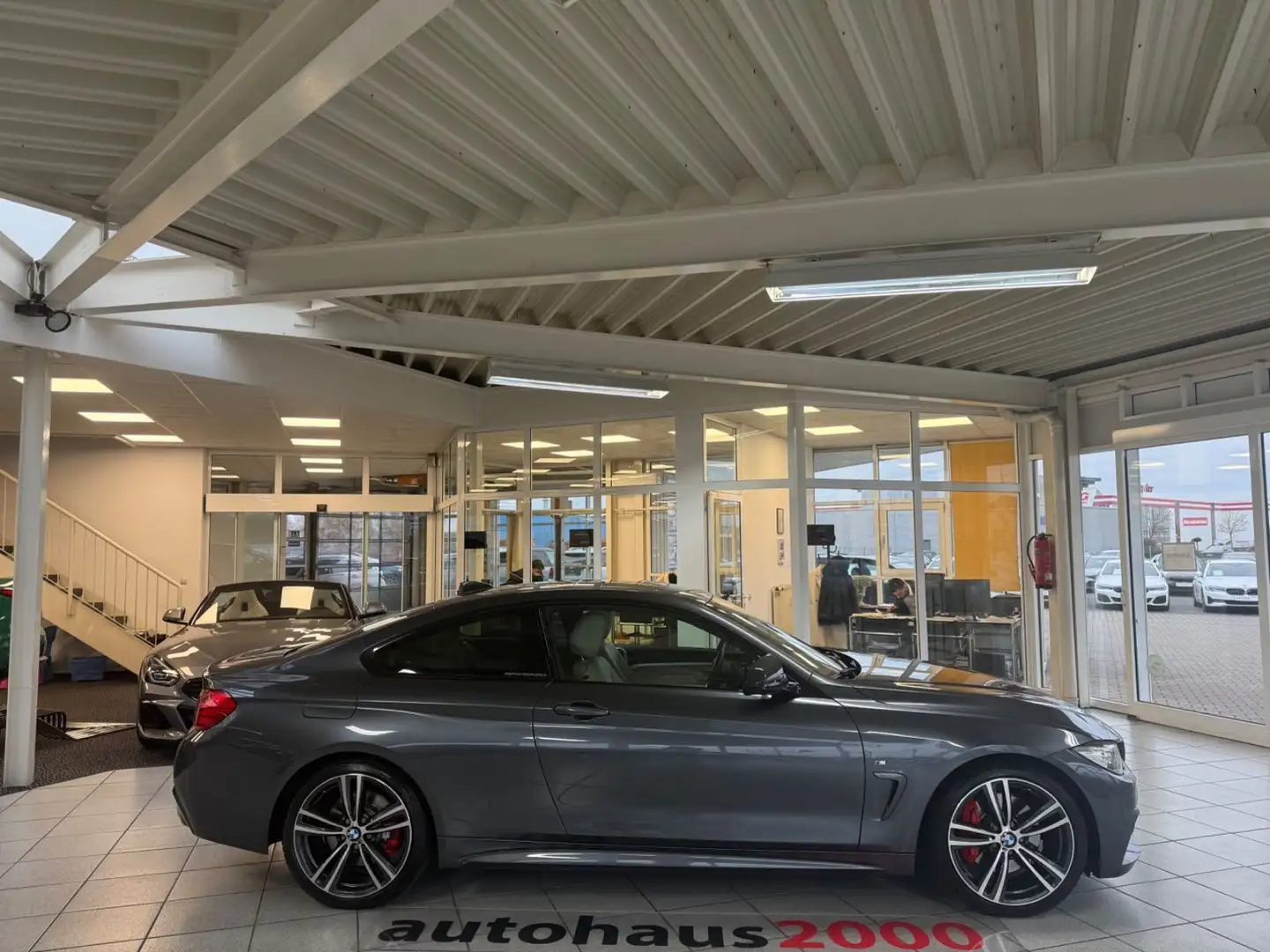 BMW 435 i Coupe M Sportpaket AUT./LED/HUD/CAM/H&K Grau - 2