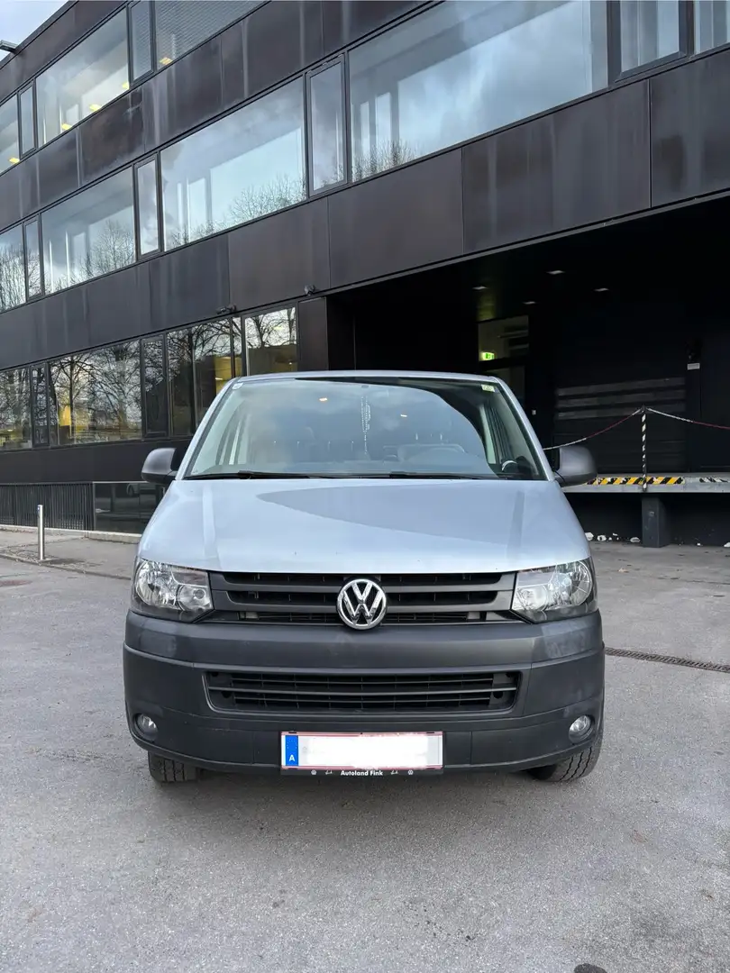 Volkswagen T5 Kombi Grau - 1