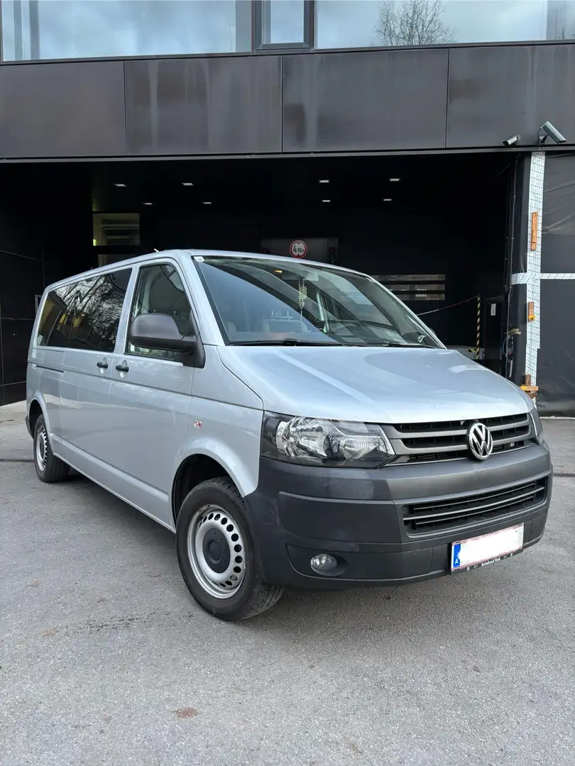 Volkswagen T5 Kombi Grau - 2