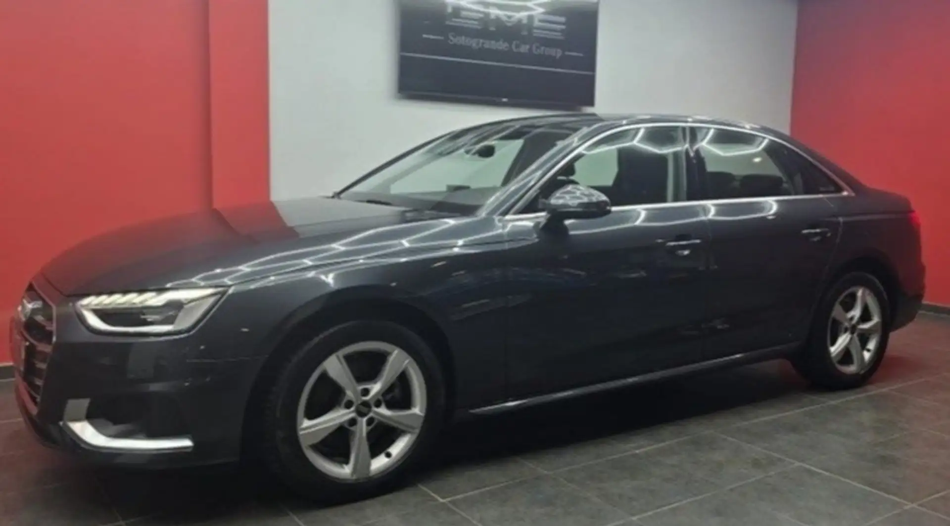 Audi A4 Berlina Automático de 4 Puertas Gris - 2