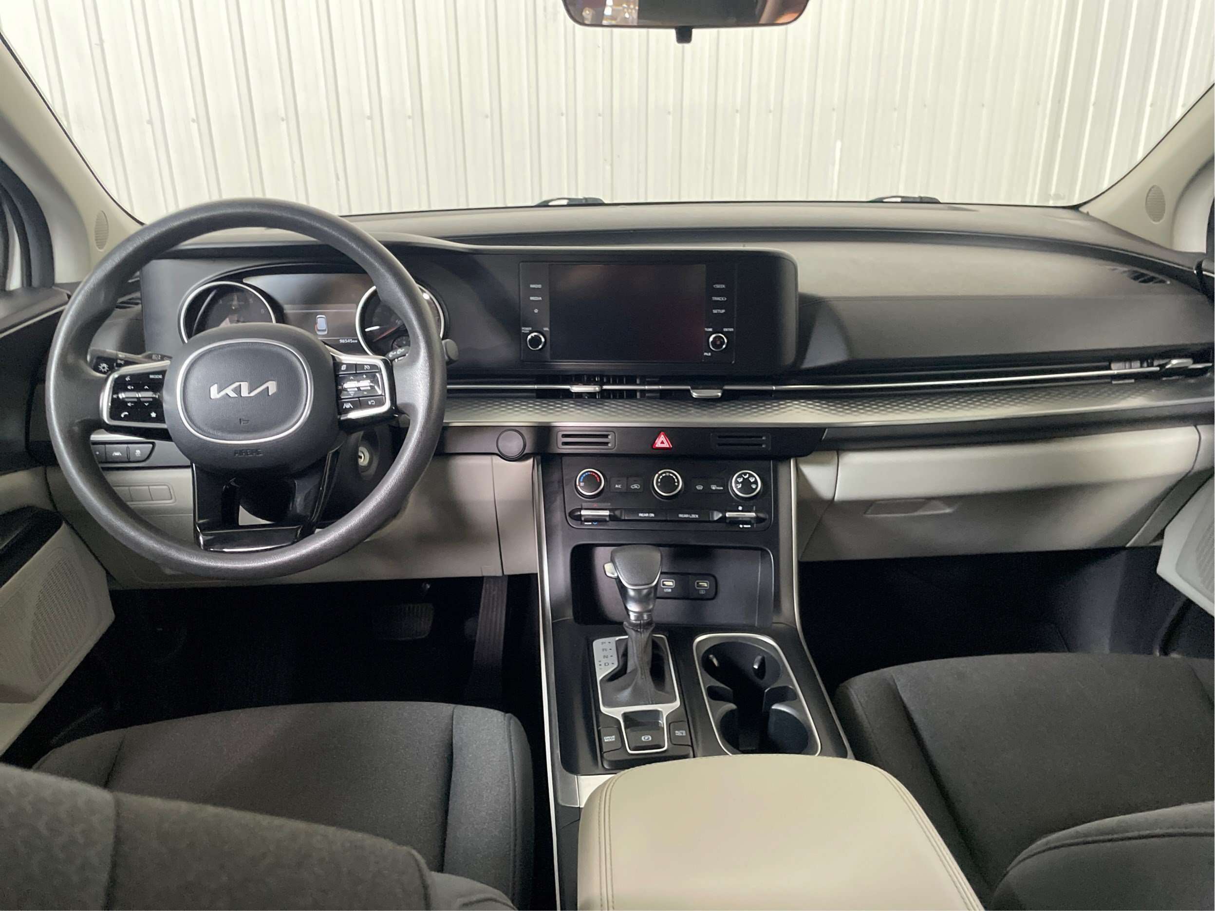 2022 Kia Carnival LX Mags — снимка 1