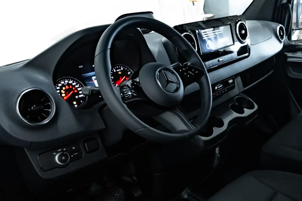 Mercedes-Benz Sprinter снимка Mercedes-Benz Sprinter