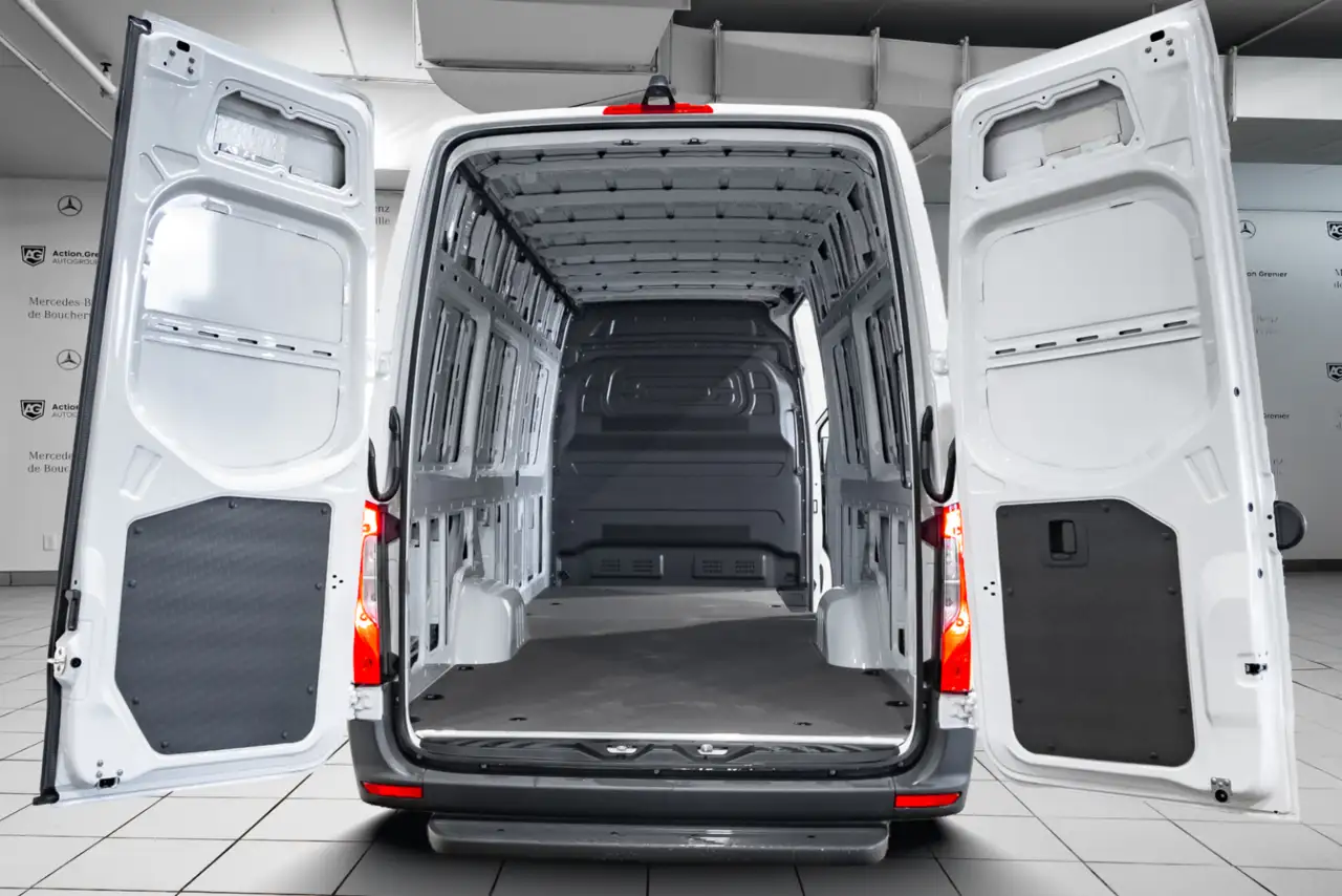 Mercedes-Benz Sprinter снимка Mercedes-Benz Sprinter