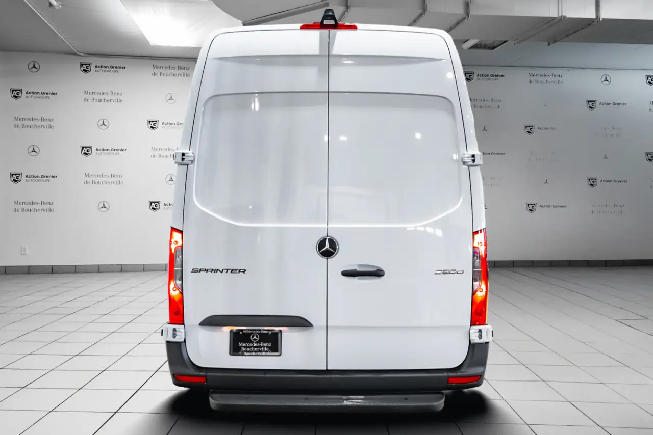Mercedes-Benz Sprinter снимка Mercedes-Benz Sprinter