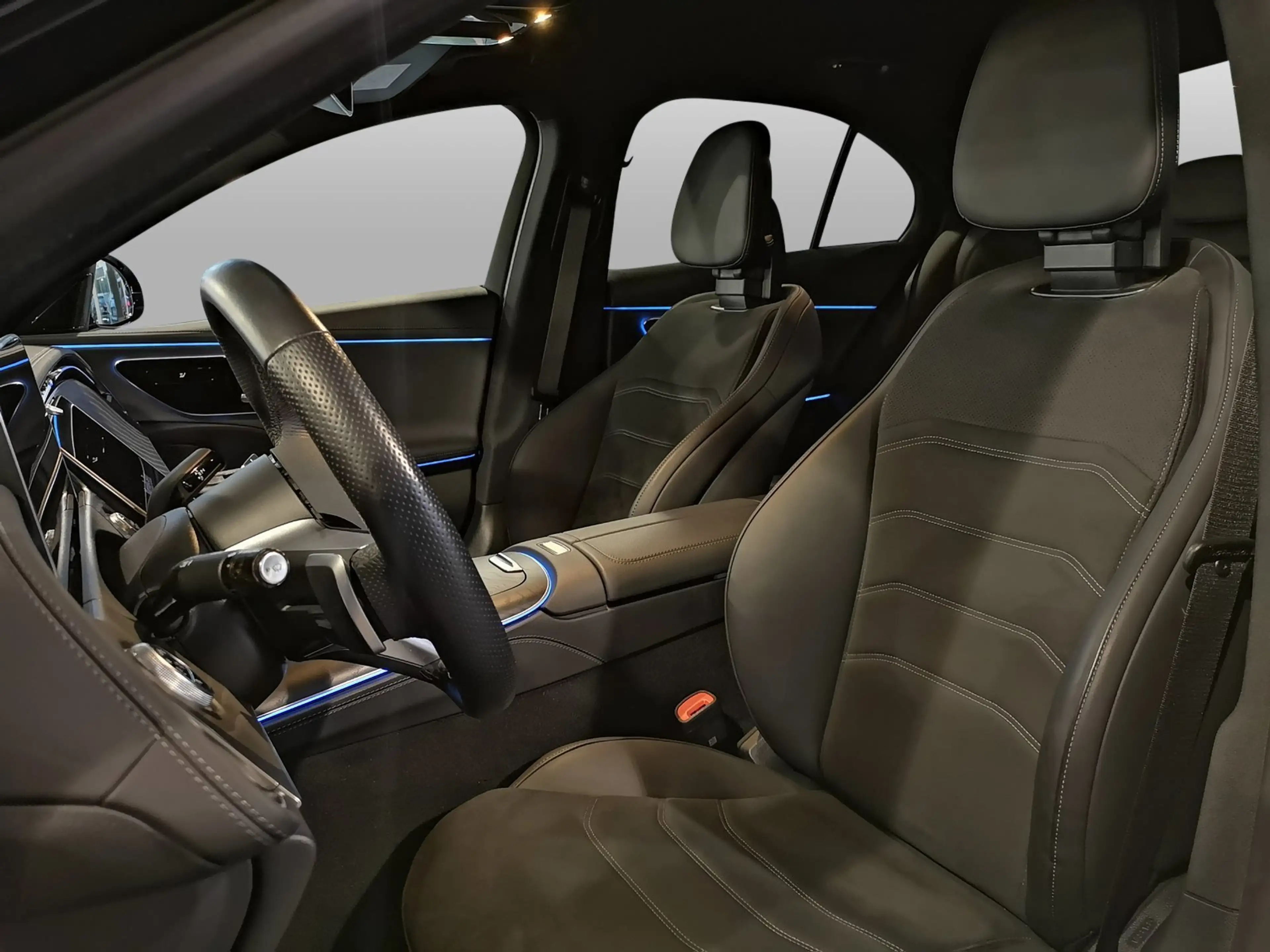 Mercedes-Benz E 200 AMG Line DISTRONIC+ANHÄNGERKUPPLUNG+WINTER — photo 14