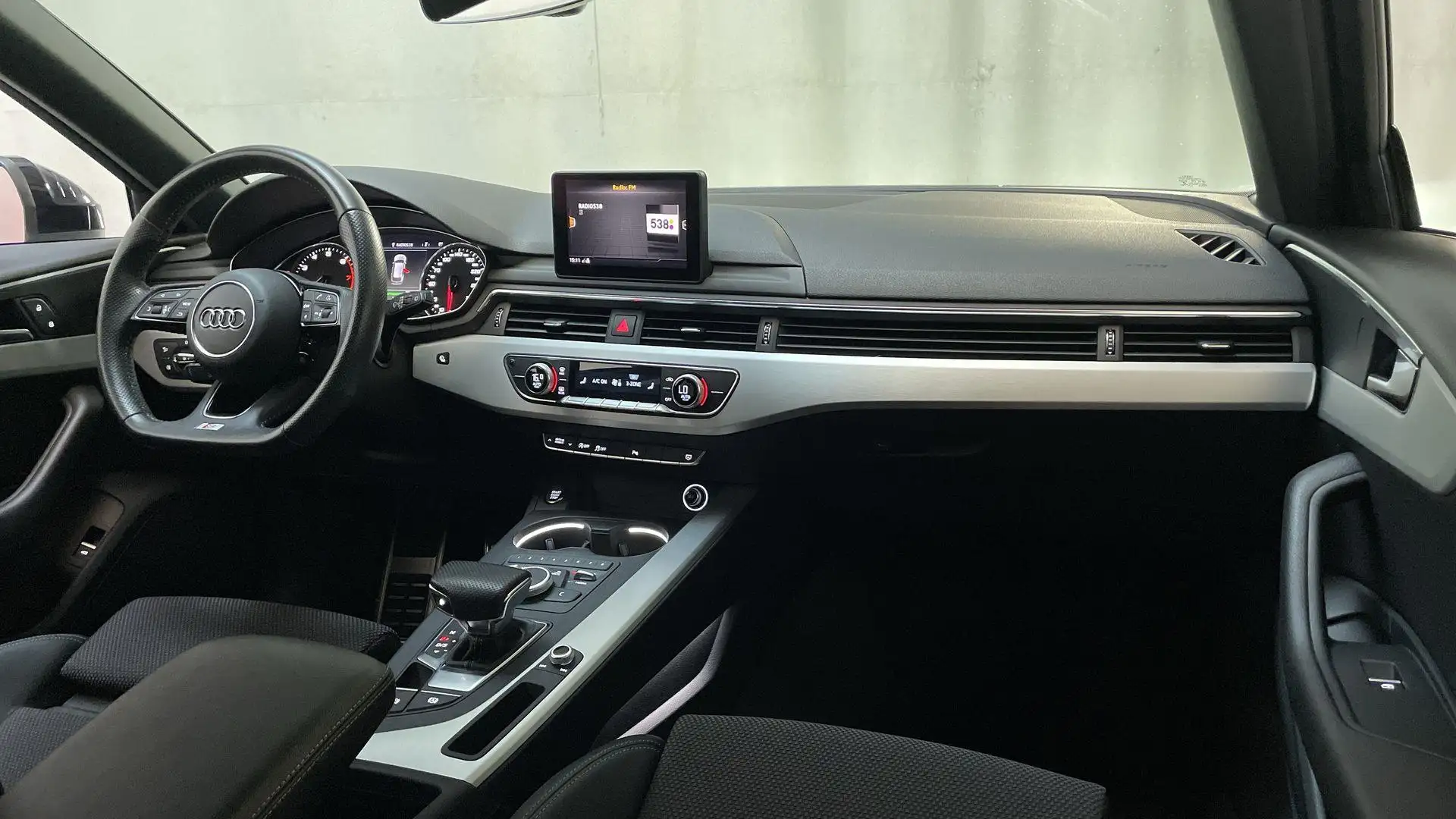Audi A4 Avant 2.0 TFSI 190pk MHEV Sport S line Edition Nav Blauw - 2