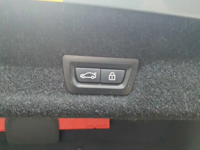 BMW 3 Series view 10