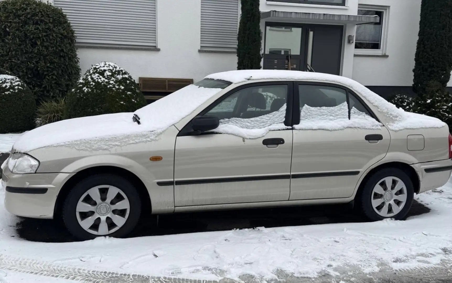 Mazda 323 1.5 GLX - 2