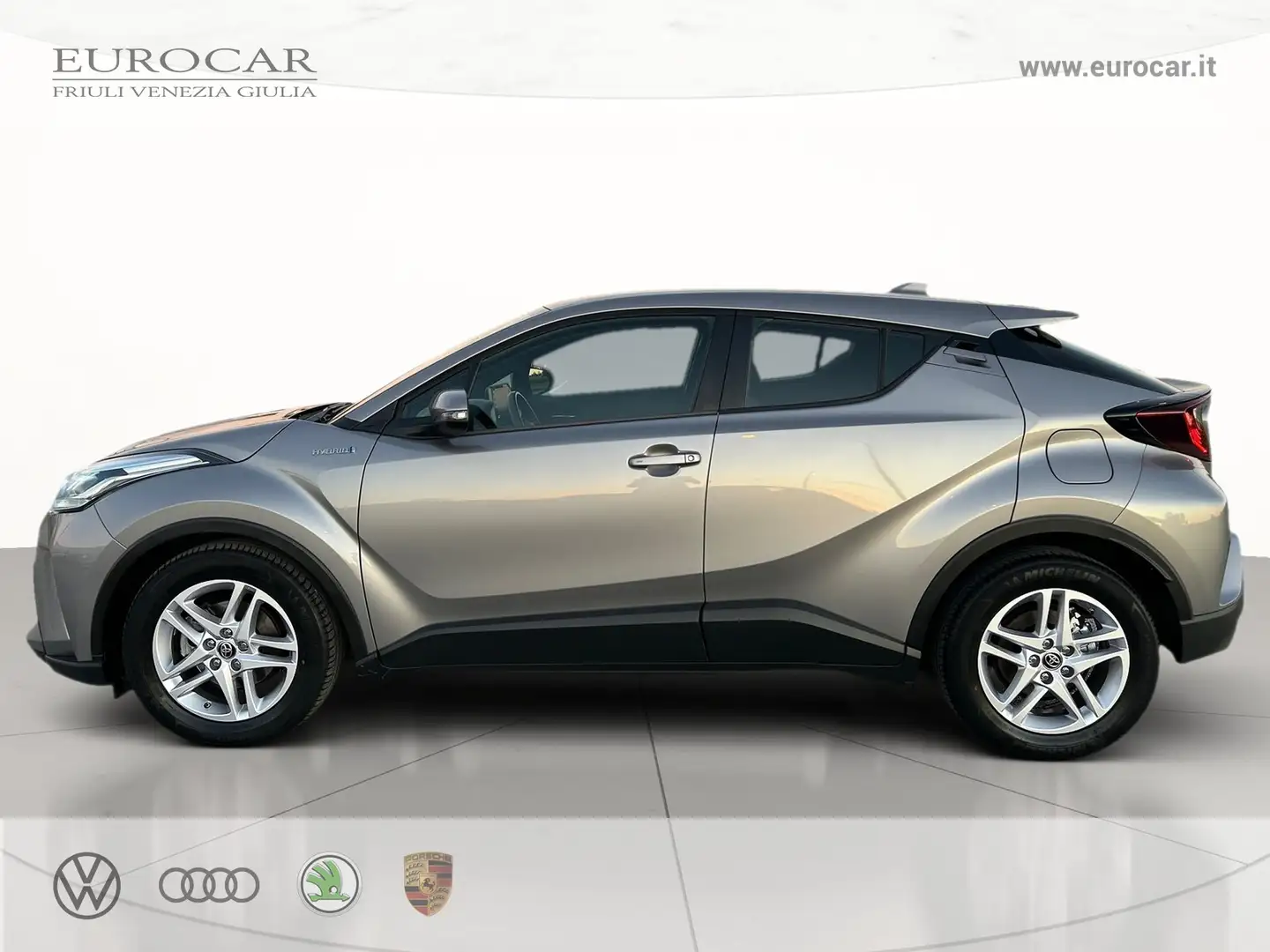 Toyota C-HR 1.8h business e-cvt Gris - 2