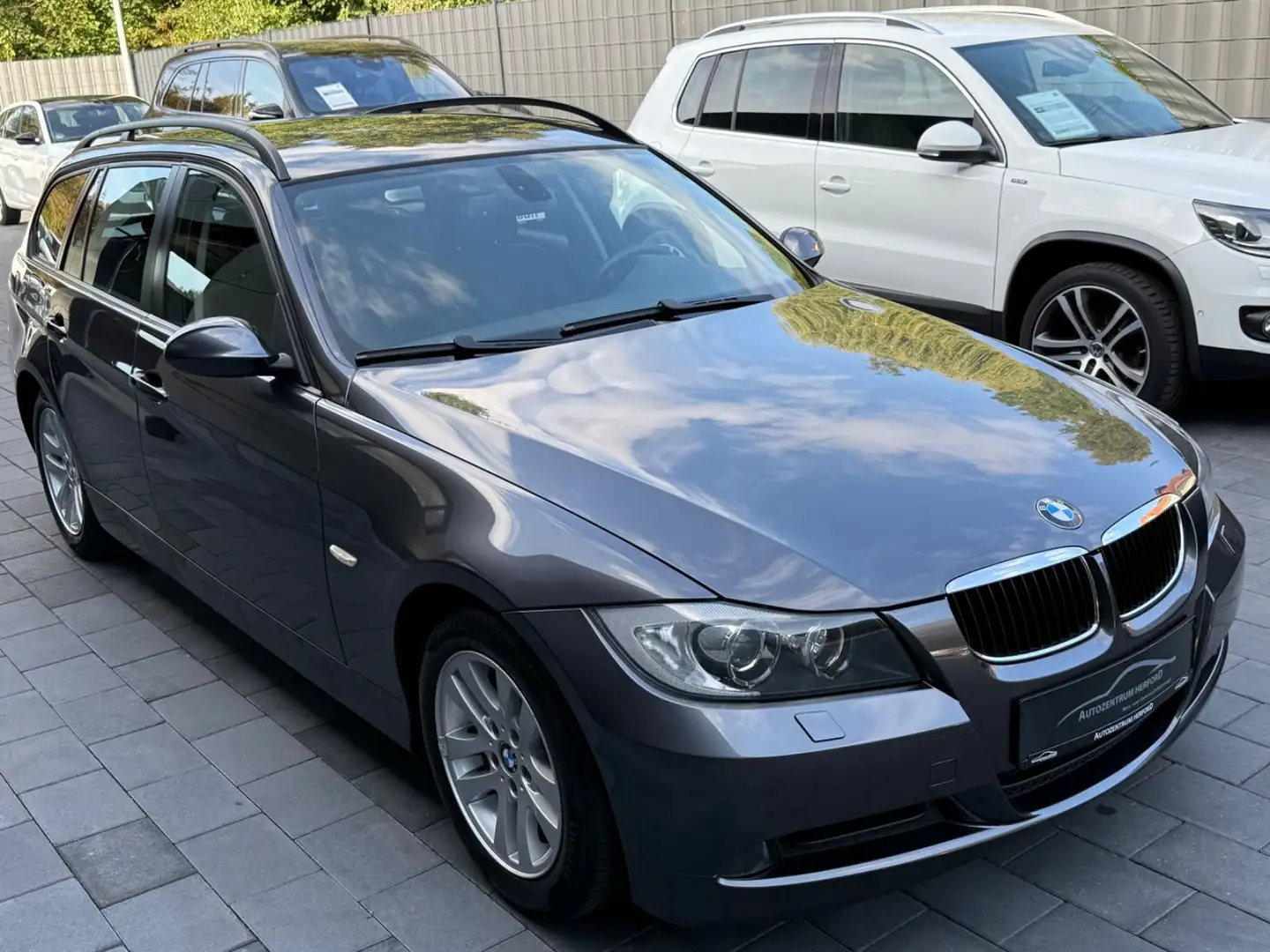 BMW 318 Touring Klima Xenon PDC 1 HAND Gris - 2