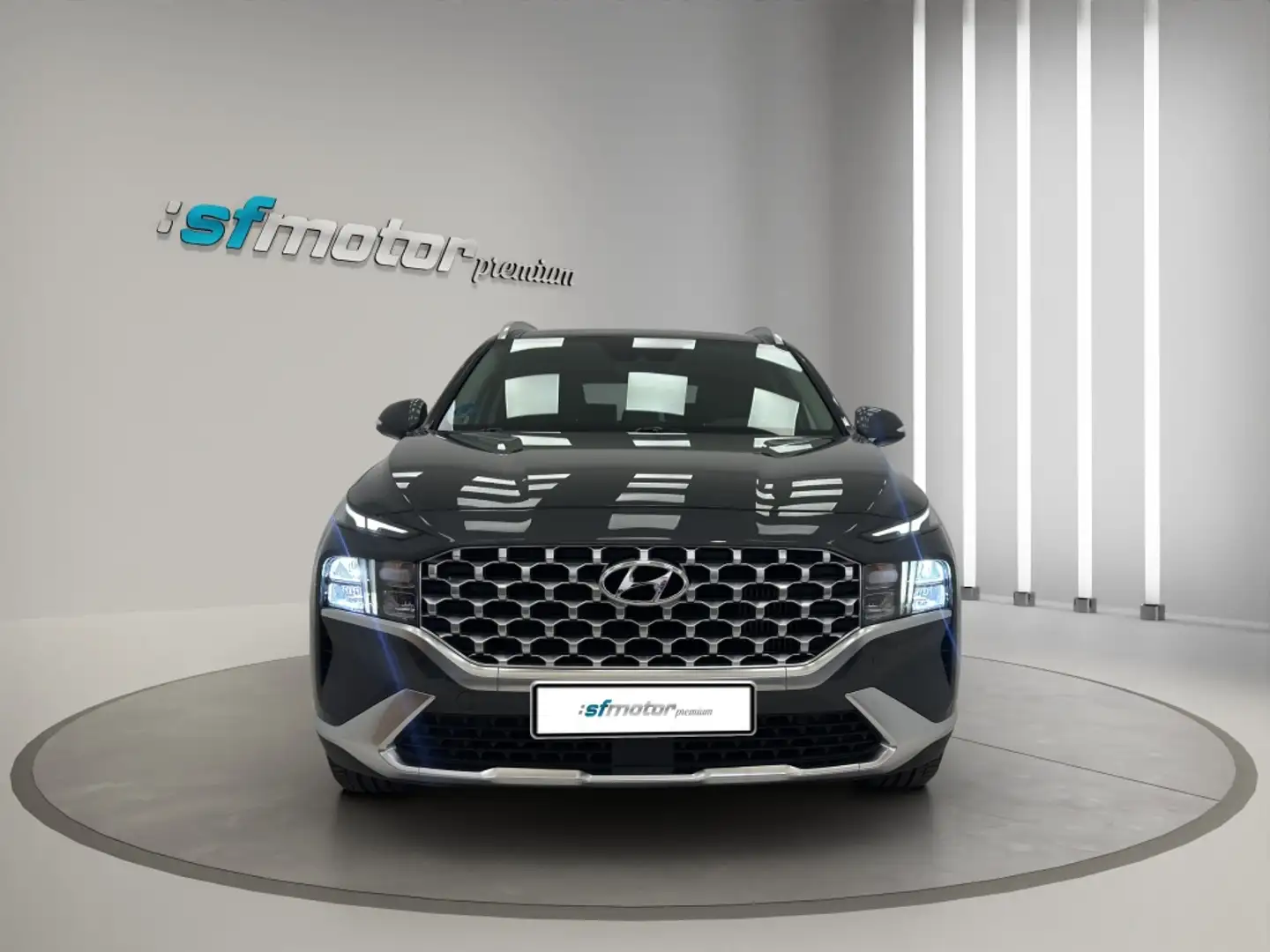 Hyundai SANTA FE 1.6TGDI PHEV Tecno 7pl 4WD 6AT Gris - 1