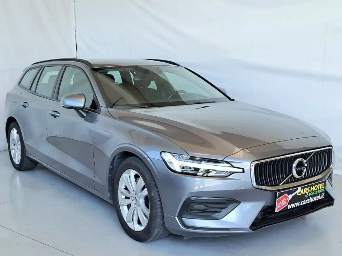 Volvo V60 B4 (d) Geartronic Momentum Business Pro Gris - 2