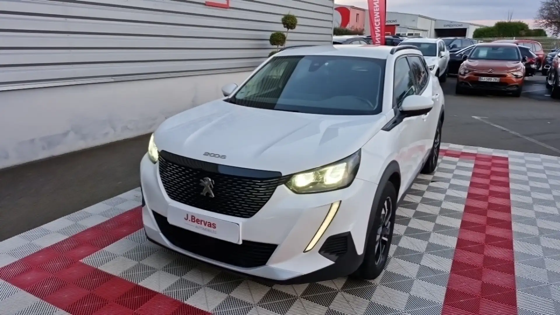 Peugeot 2008 BLUEHDI 130 SS EAT8 ALLURE Blanc - 2