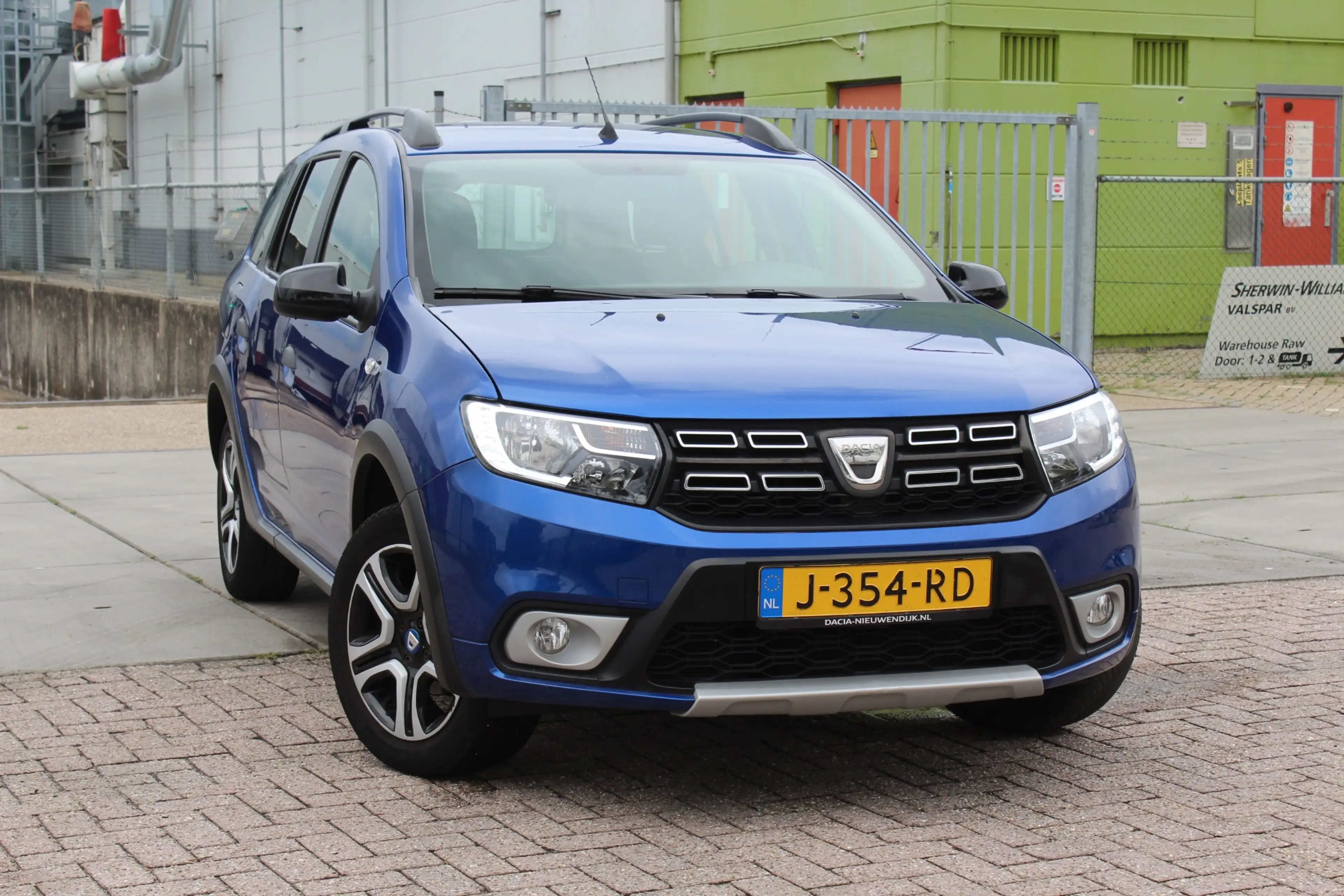 Dacia Logan MCV 1.0 TCe Bi-Fuel Stepway Serie Limitee 15th Ann — photo 28