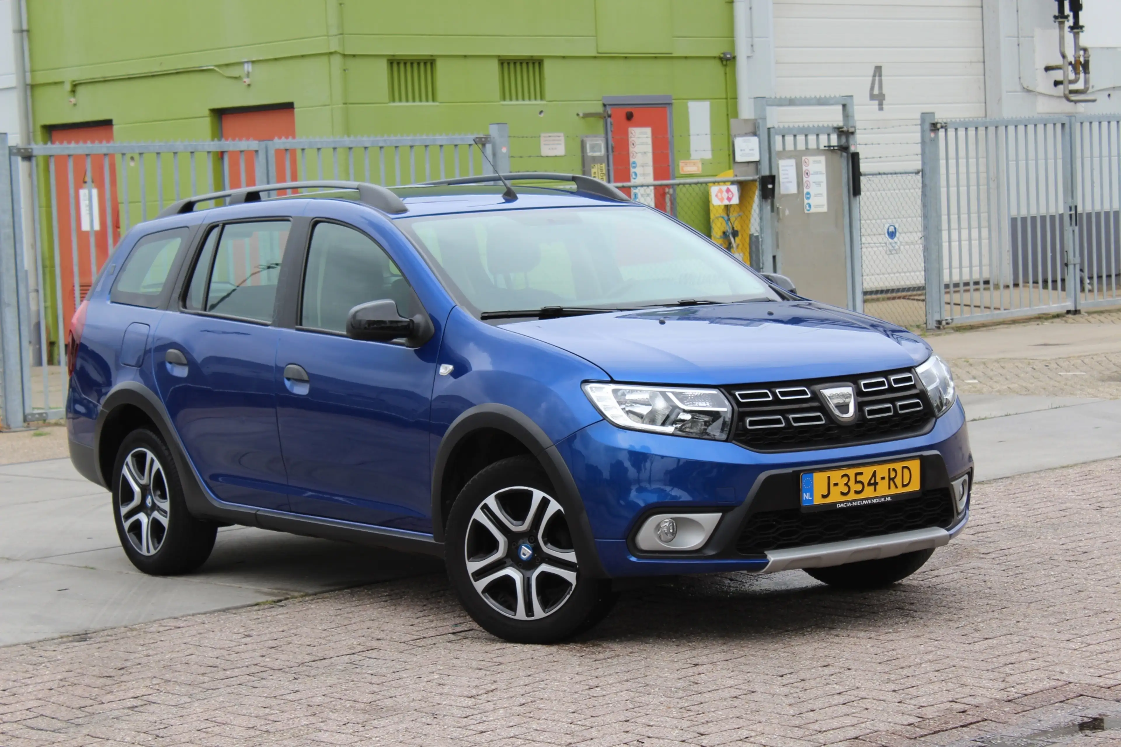 Dacia Logan MCV 1.0 TCe Bi-Fuel Stepway Serie Limitee 15th Ann — photo 26
