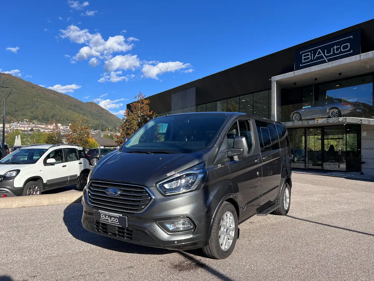 Ford Tourneo Custom 2.0 TDCI 170CV PC TITANIUM Grigio - 1