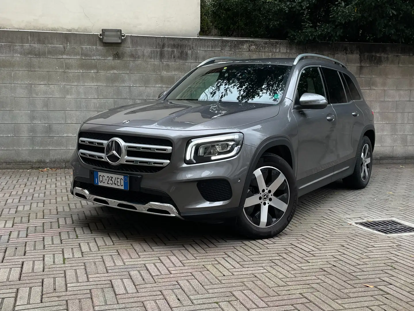 Mercedes-Benz GLB 200 GLB - X247 2019 Premium auto Grigio - 1