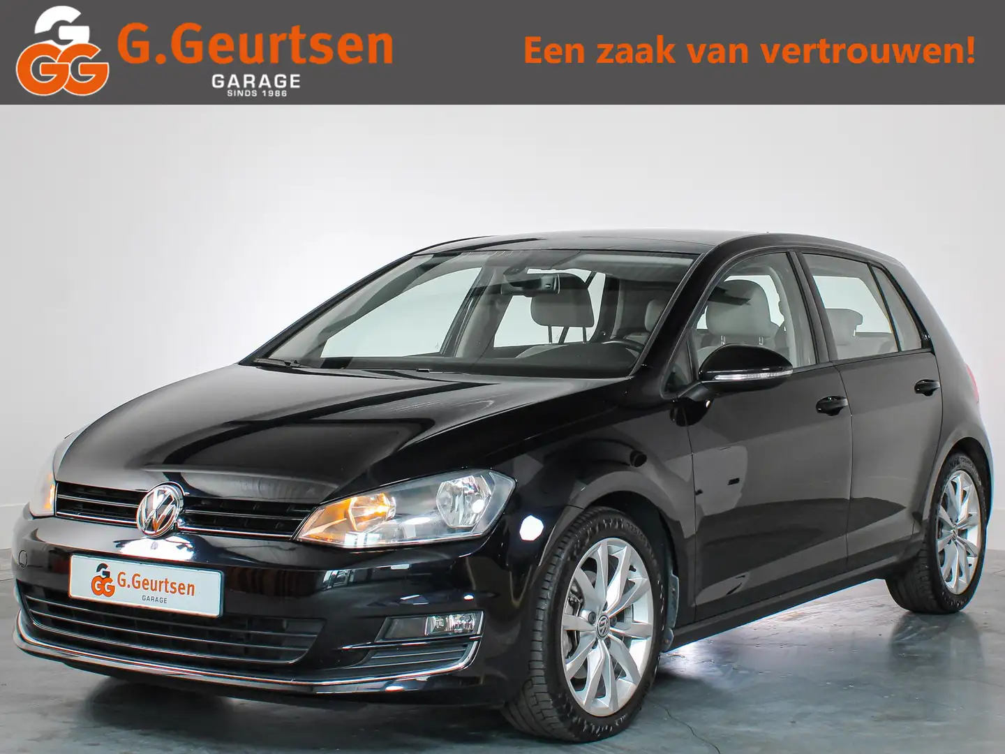 Volkswagen Golf 7 1.4 TSI Highline Navigatie, Alcantara, Origineel Zwart - 1